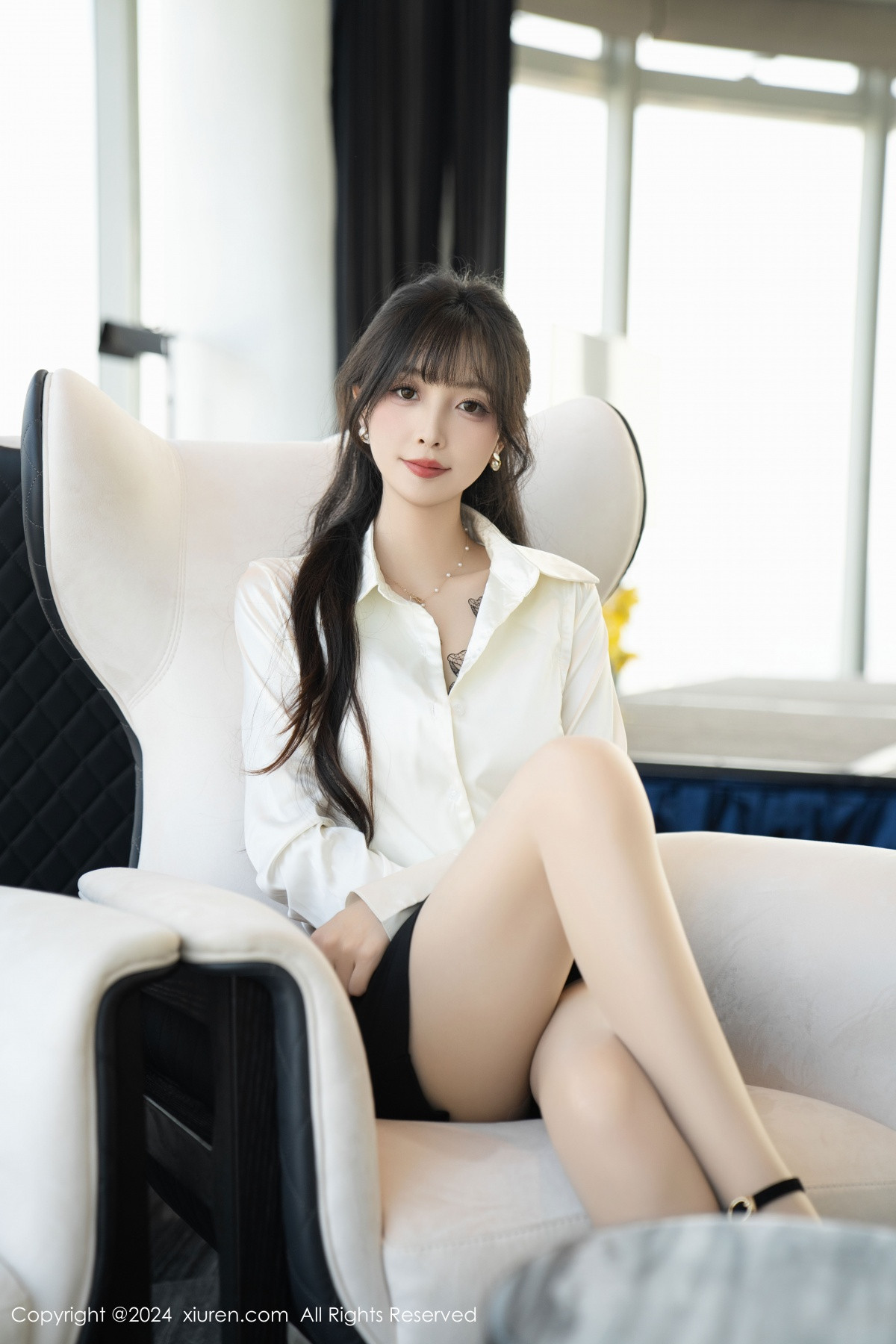 [XiuRen]高清写真图 2024.09.30 No.9237 林星阑 黑丝美腿