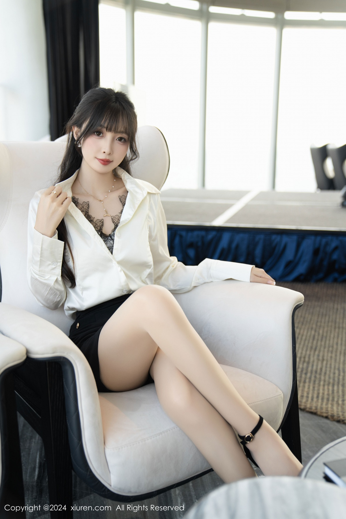 [XiuRen]高清写真图 2024.09.30 No.9237 林星阑 黑丝美腿
