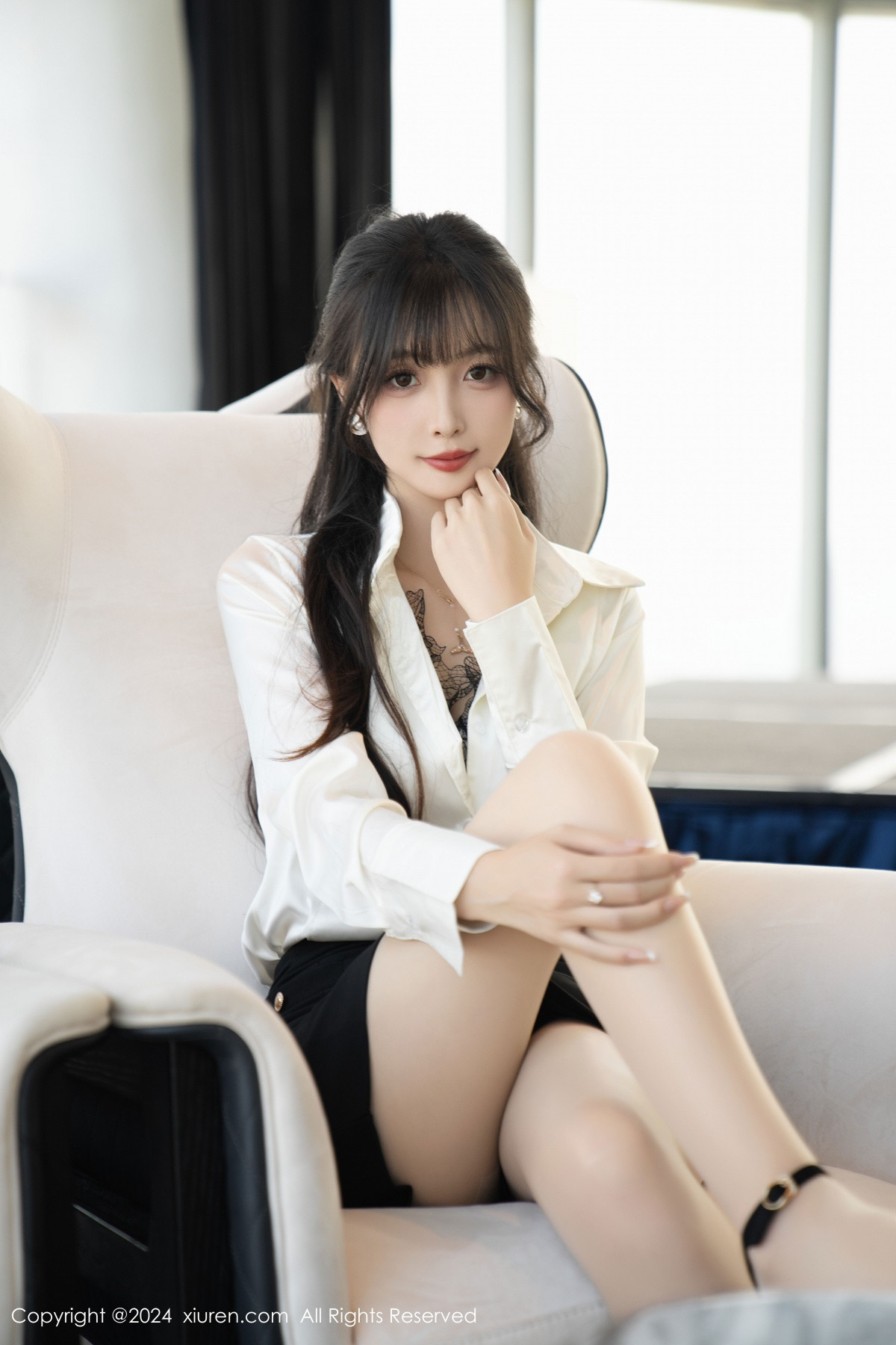 [XiuRen]高清写真图 2024.09.30 No.9237 林星阑 黑丝美腿