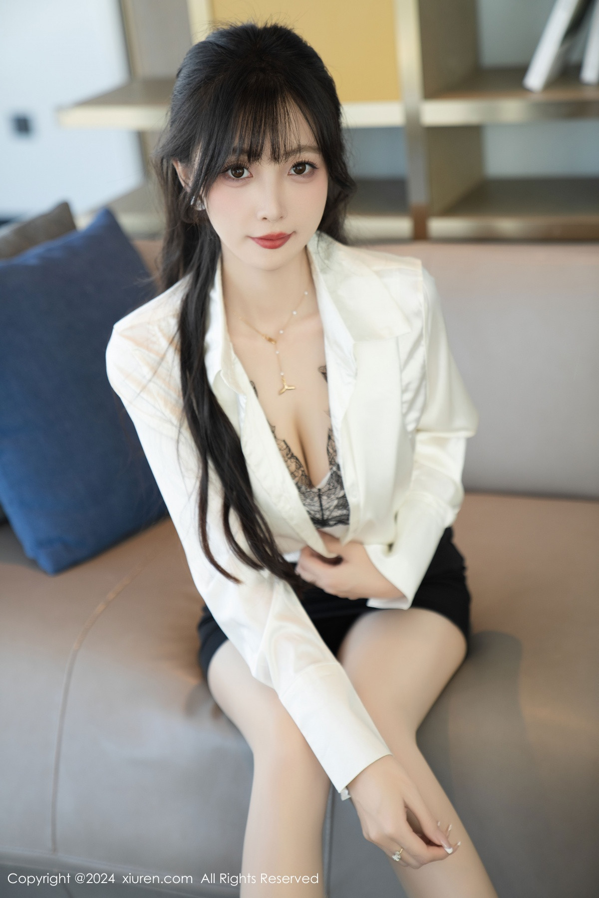 [XiuRen]高清写真图 2024.09.30 No.9237 林星阑 黑丝美腿