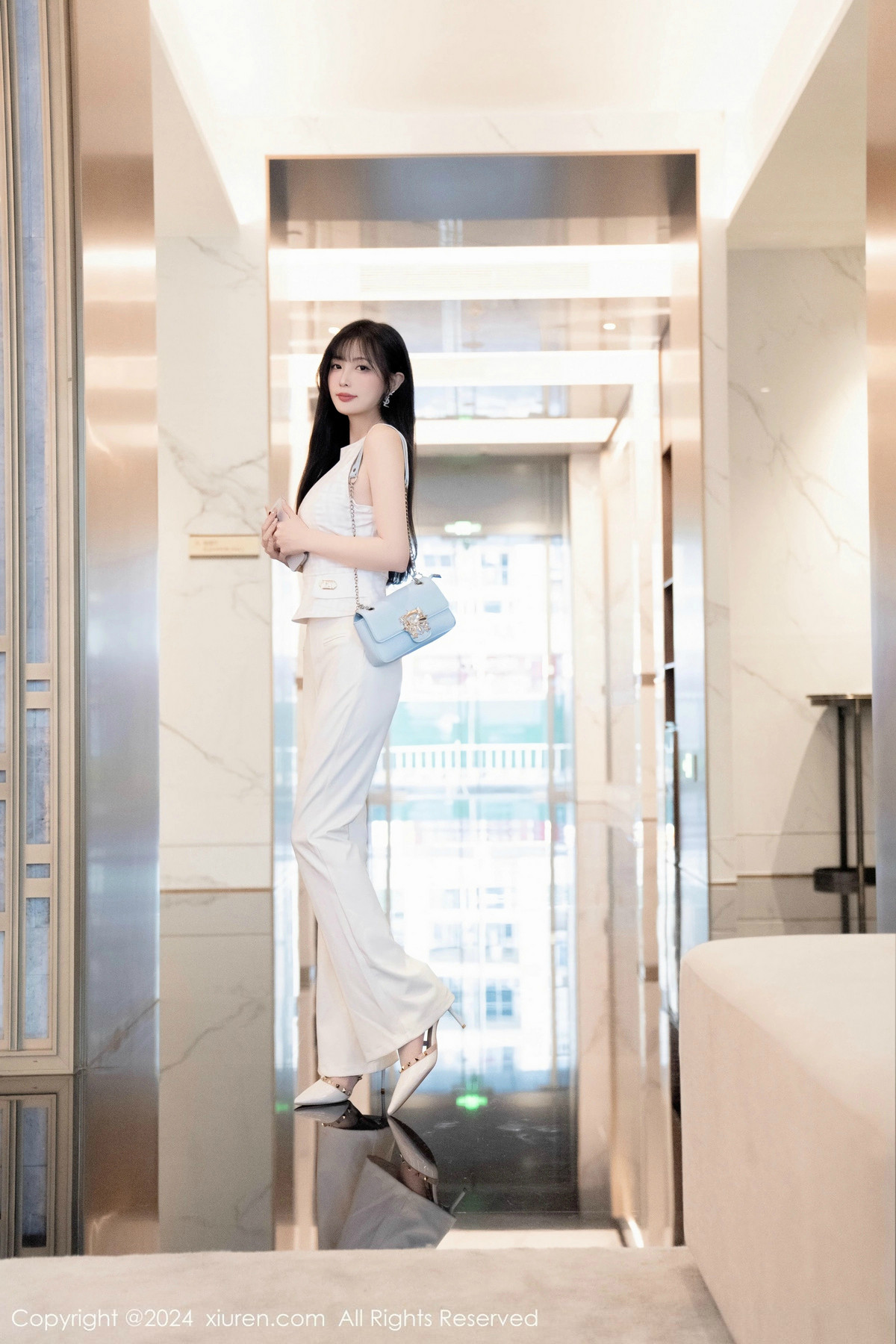 [XiuRen]高清写真图 2024.11.29 No.9528 林星阑 美腿丝袜