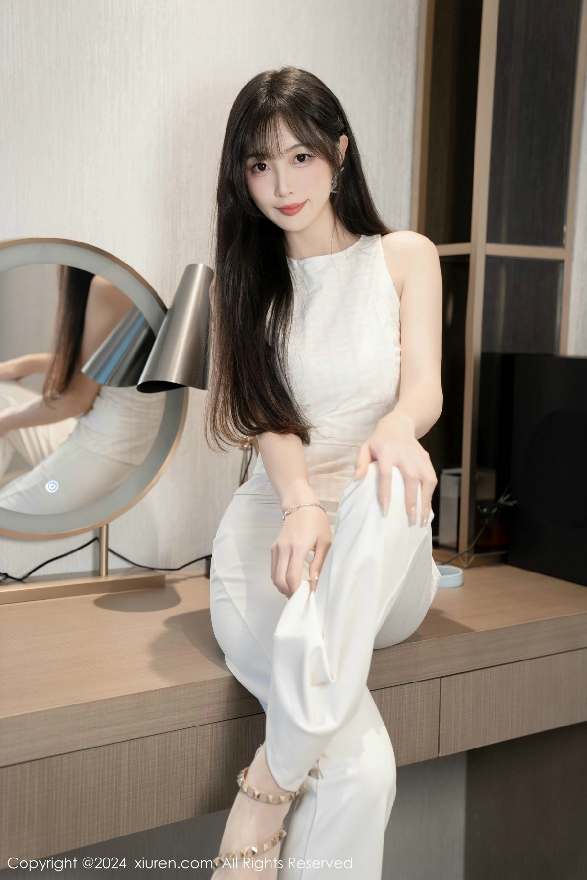 [XiuRen]高清写真图 2024.11.29 No.9528 林星阑 美腿丝袜