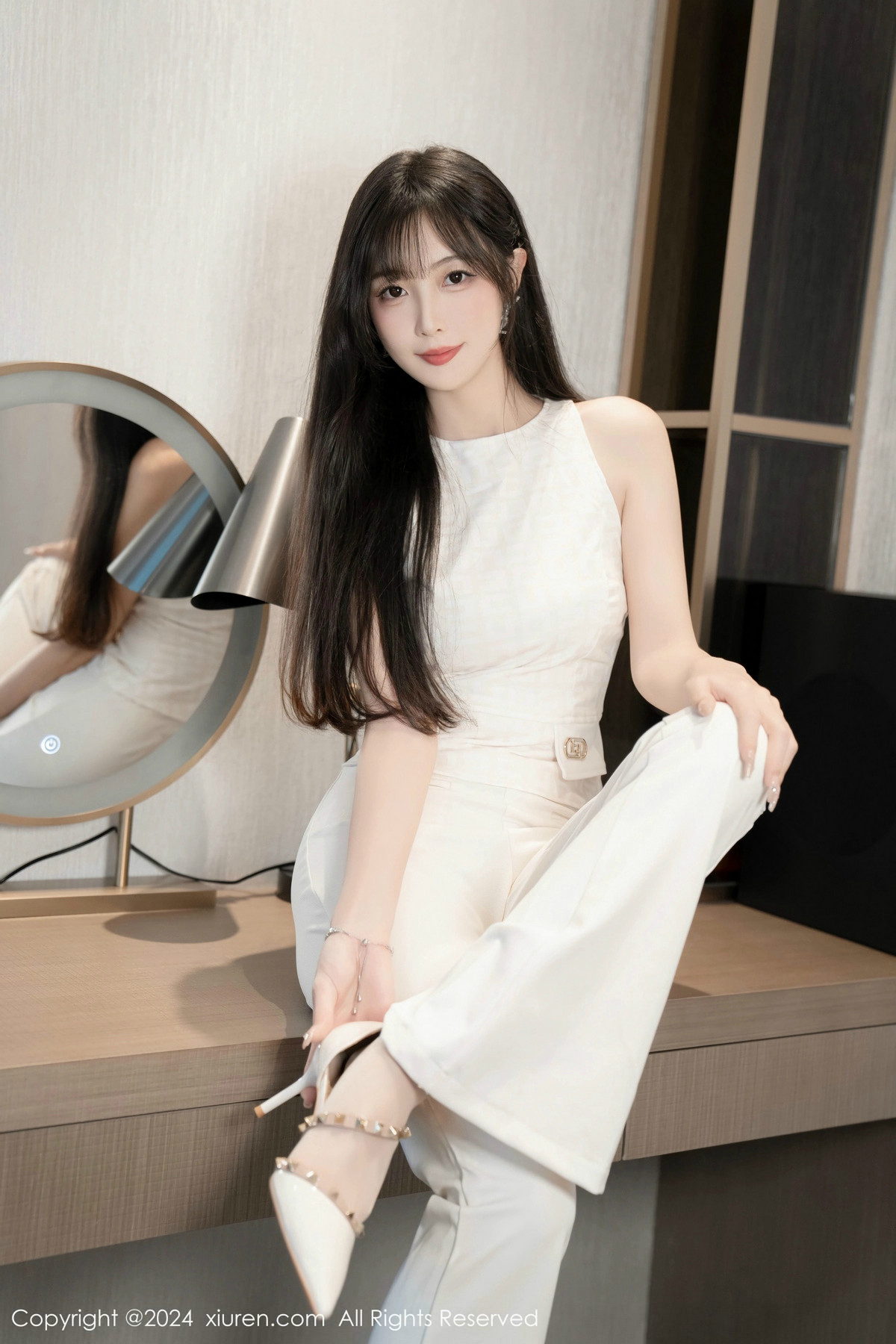 [XiuRen]高清写真图 2024.11.29 No.9528 林星阑 美腿丝袜