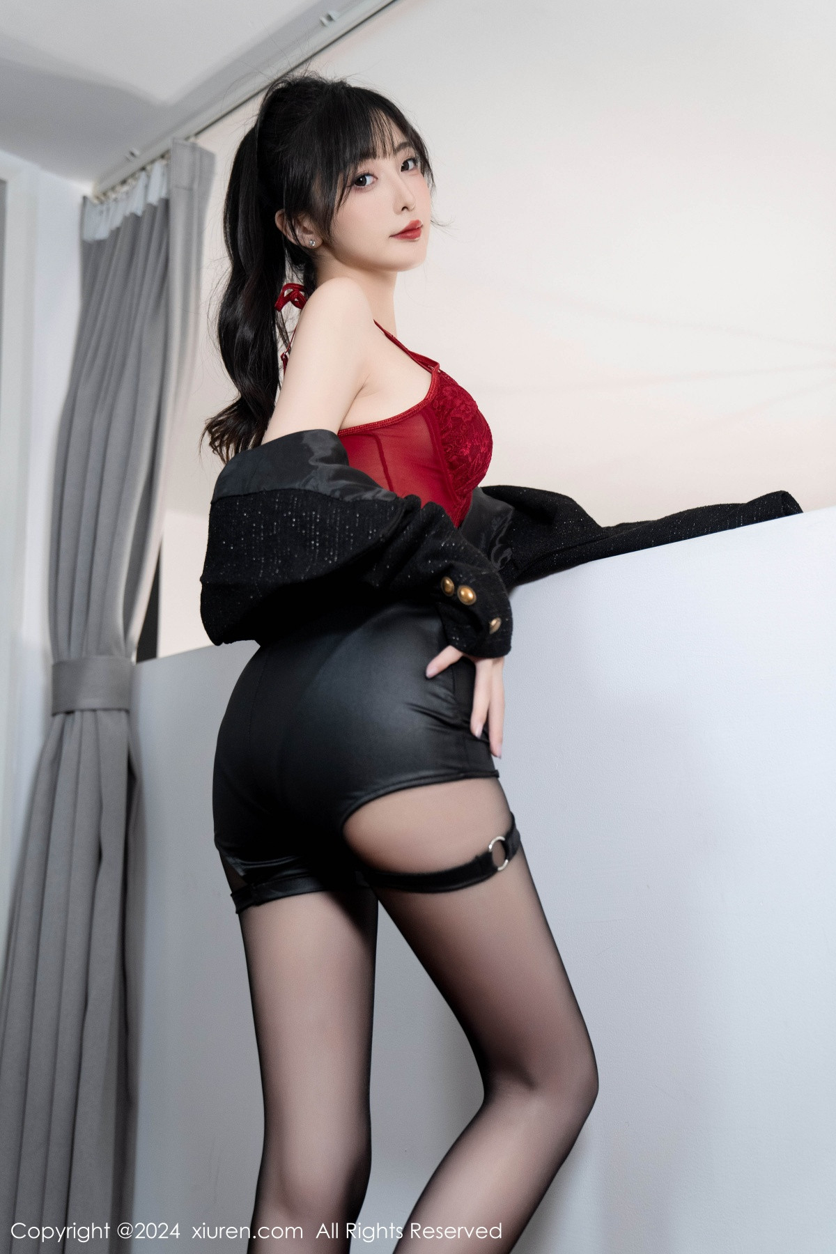 [XiuRen]高清写真图 2024.12.06 No.9561 林星阑 黑丝美腿