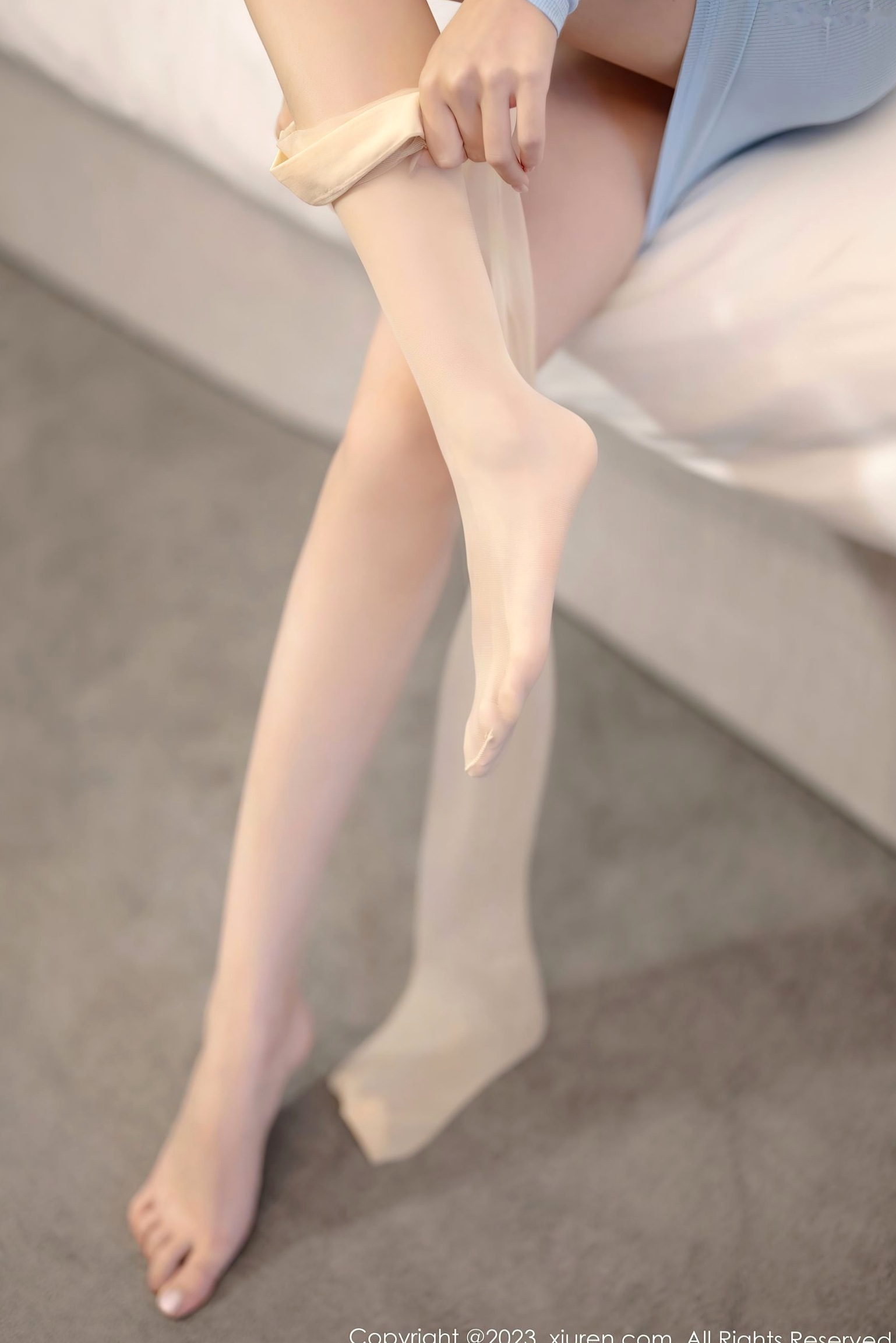 Gallery - 秀人网 - XiuRen 林星阑：灰色职场OL套装与淡蓝紧身短裙，丝袜美腿私房写真，演绎优雅都市女神秀人网 - XiuRen 气质丝袜美腿私房照 林星阑女神私房照_秀色女神 - image 32
