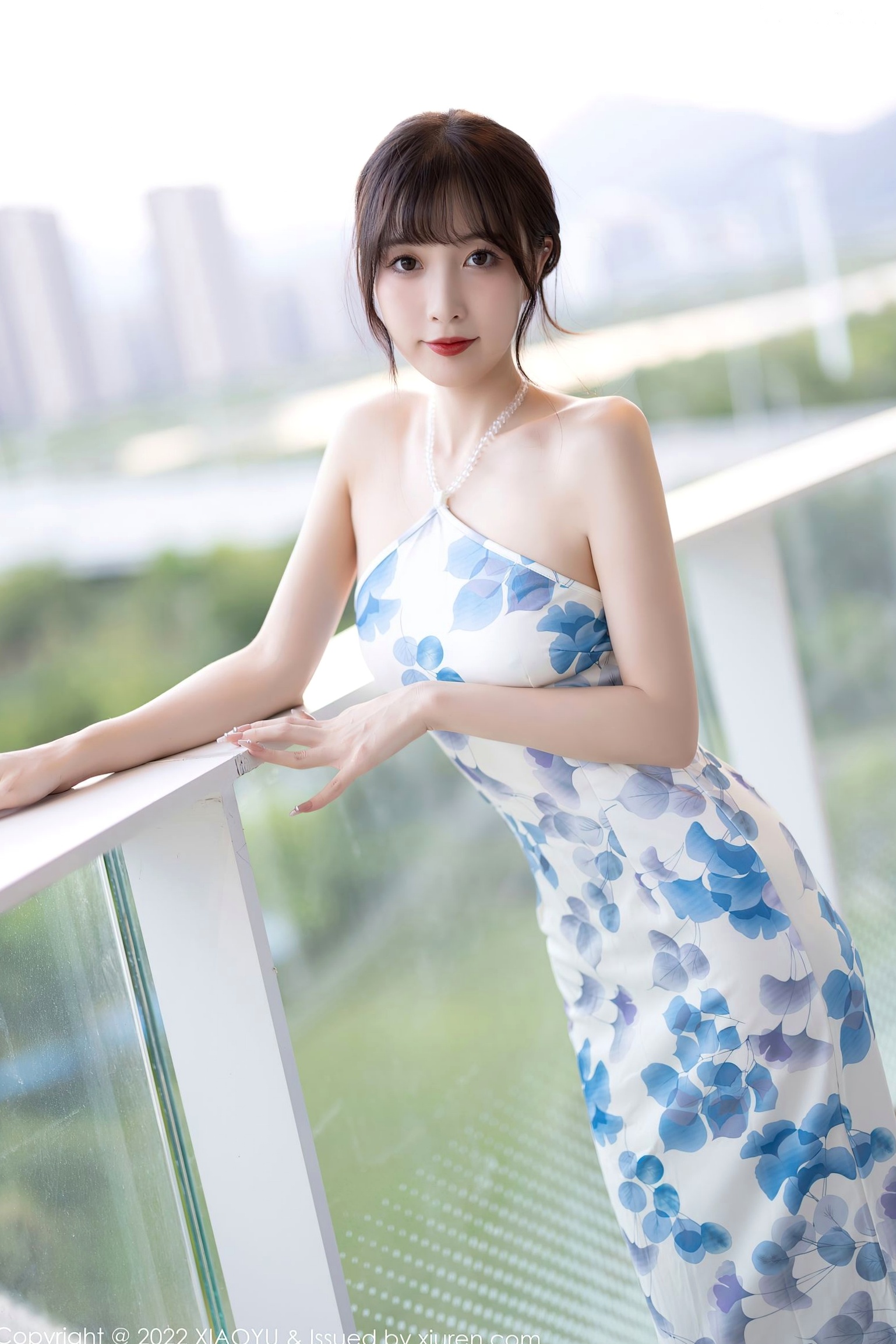 Gallery - XiaoYu语画界 - Painting World -林星阑：清新露肩蓝印花连衣裙，白丝袜美腿私房照，优雅气质女神唯美写实写真语画界 - Painting World 私房照丝袜美腿清新 林星阑女神私房照_秀色女神 - image 7