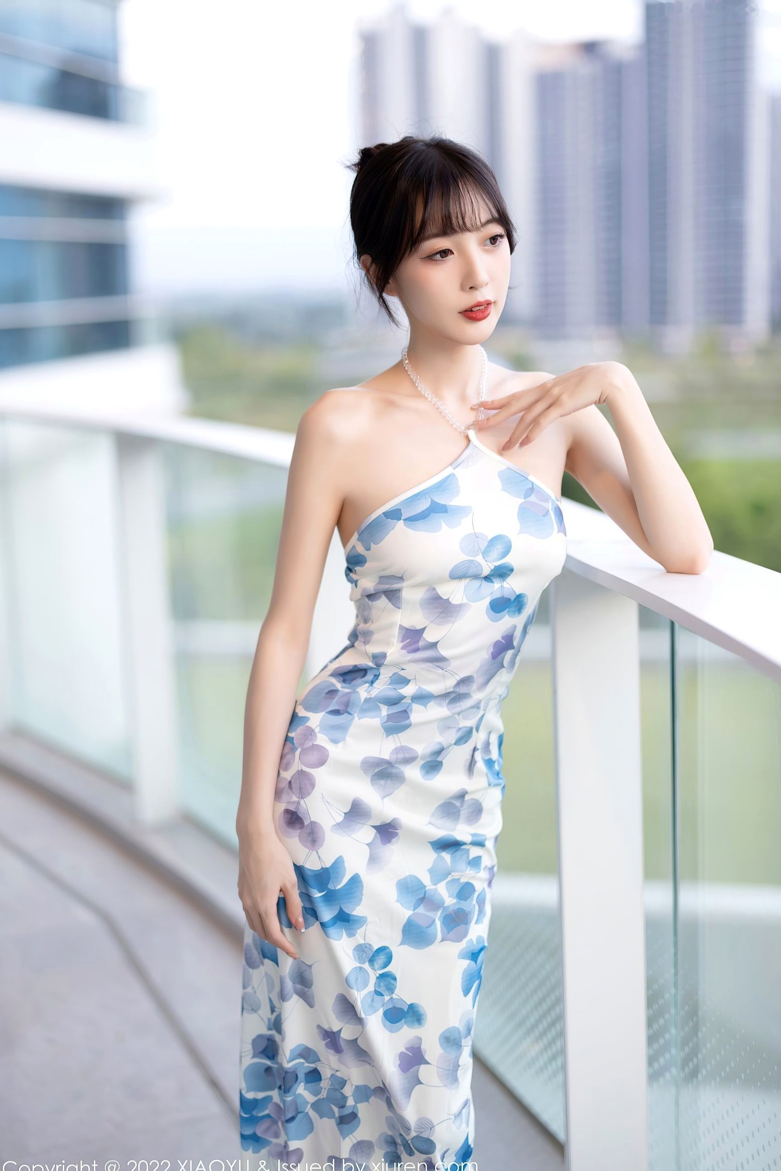 Gallery - XiaoYu语画界 - Painting World -林星阑：清新露肩蓝印花连衣裙，白丝袜美腿私房照，优雅气质女神唯美写实写真语画界 - Painting World 私房照丝袜美腿清新 林星阑女神私房照_秀色女神 - image 10