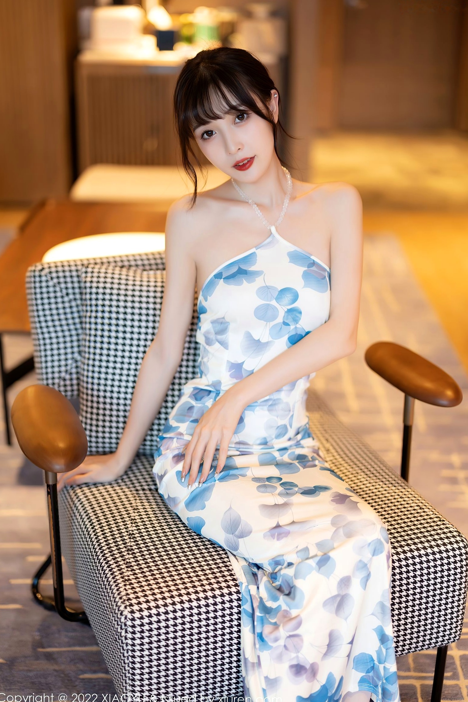 Gallery - XiaoYu语画界 - Painting World -林星阑：清新露肩蓝印花连衣裙，白丝袜美腿私房照，优雅气质女神唯美写实写真语画界 - Painting World 私房照丝袜美腿清新 林星阑女神私房照_秀色女神 - image 13