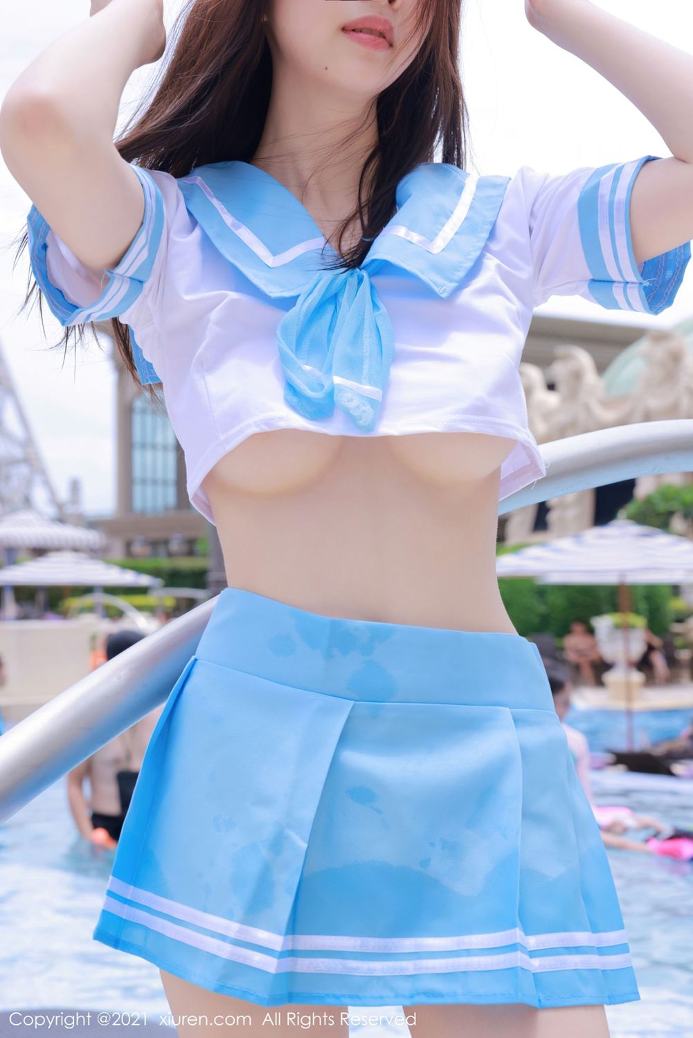 养眼妹子明日花桃桃 水手服室外泳池系列
