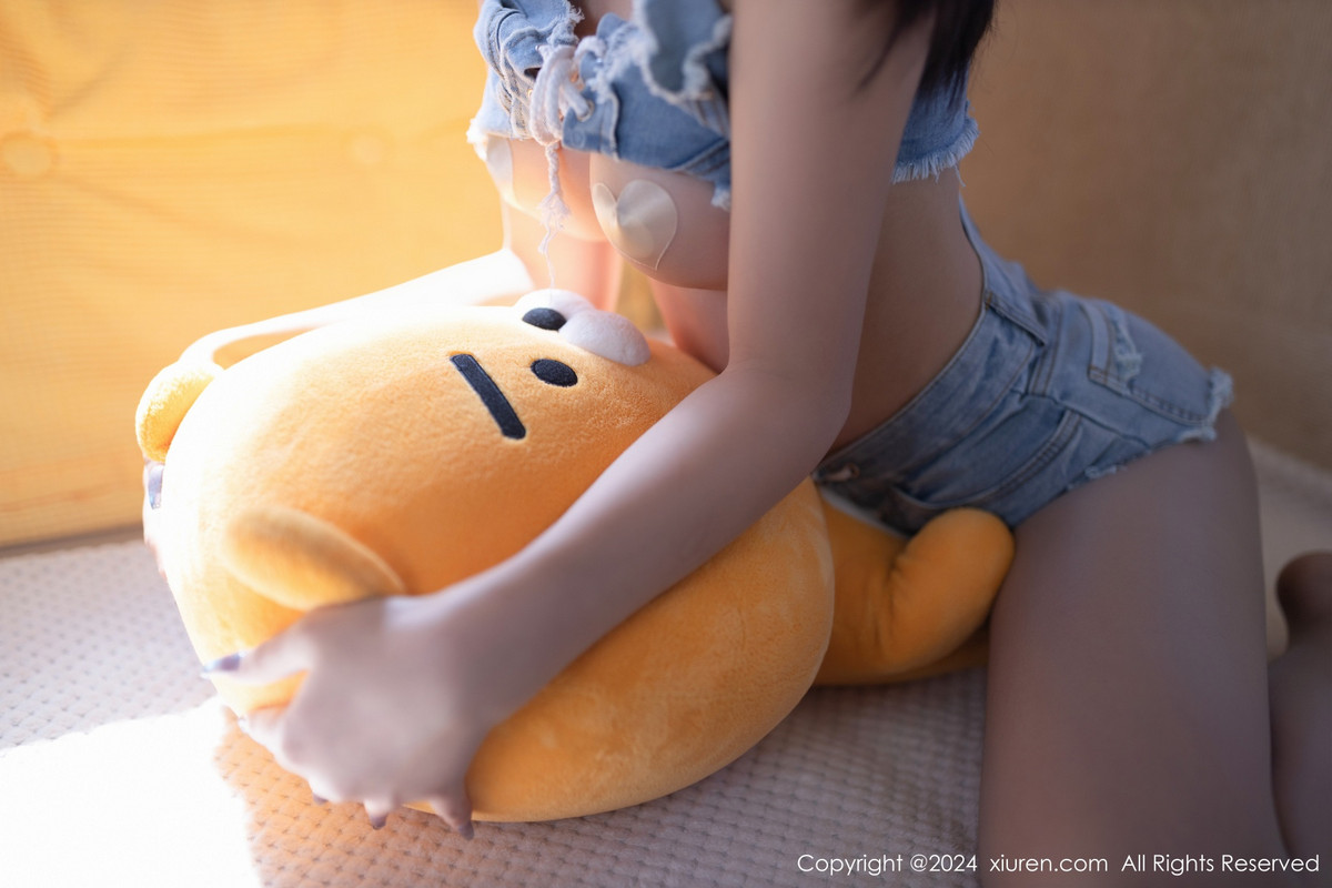 [XiuRen]高清写真图 2024.01.17 No.7973 熊小诺 丝袜美臀