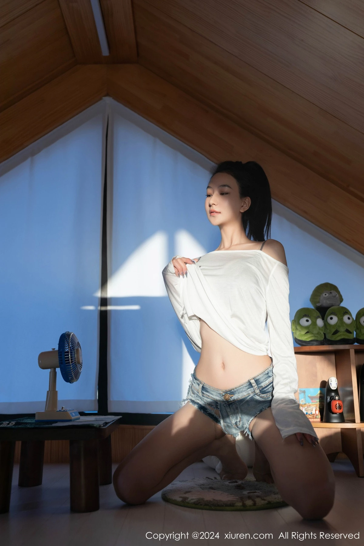 [XiuRen]高清写真图 2024.04.07 No.8345 熊小诺 妩媚丝袜