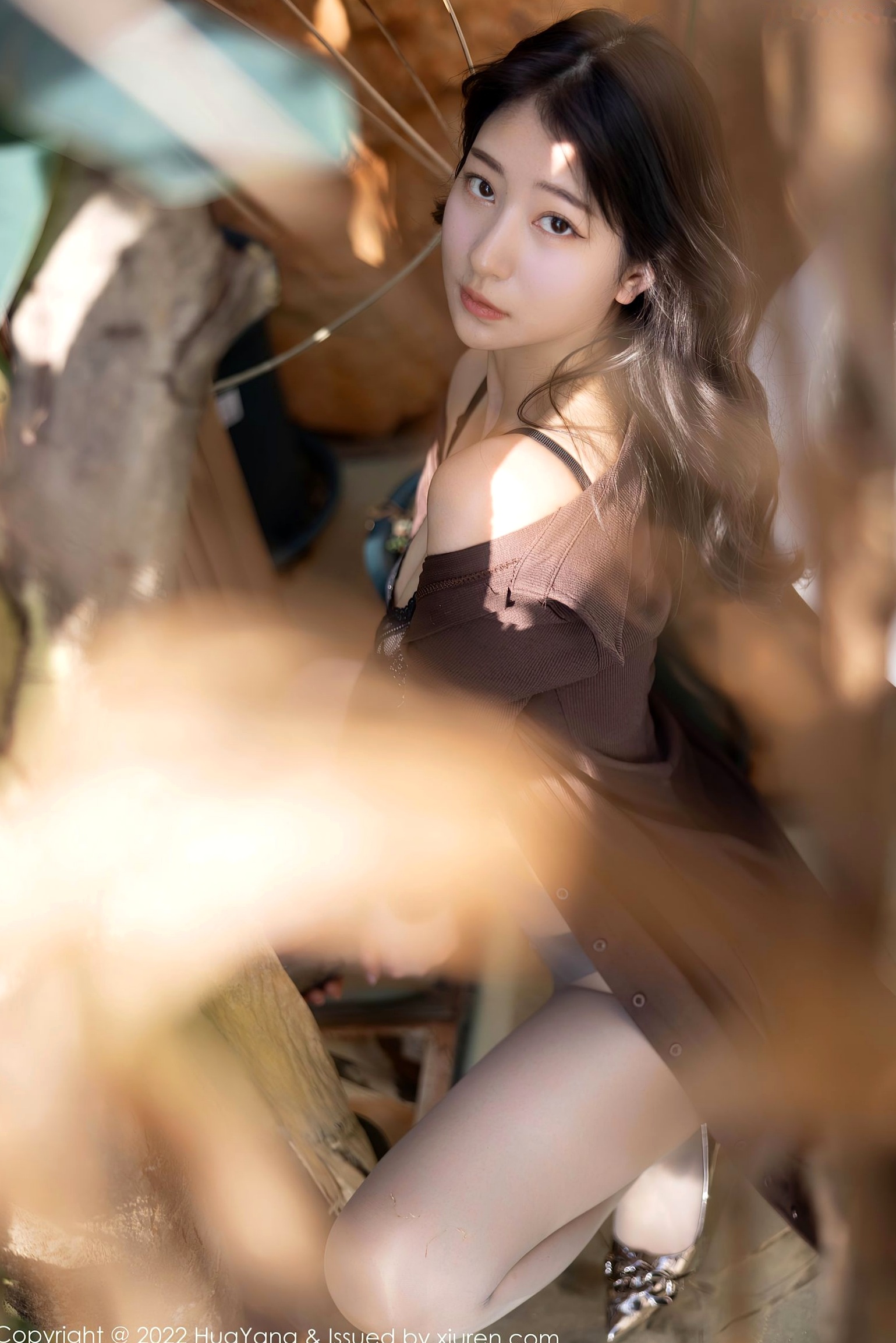 Gallery - HuaYang花漾 - Flower-496-熊小诺-大理旅拍：黑色蕾丝内衣与肉丝高跟鞋的极致居家诱惑私房写真性感诱惑美腿丝袜私房照 哎小诺女神私房照_秀色女神 - image 38