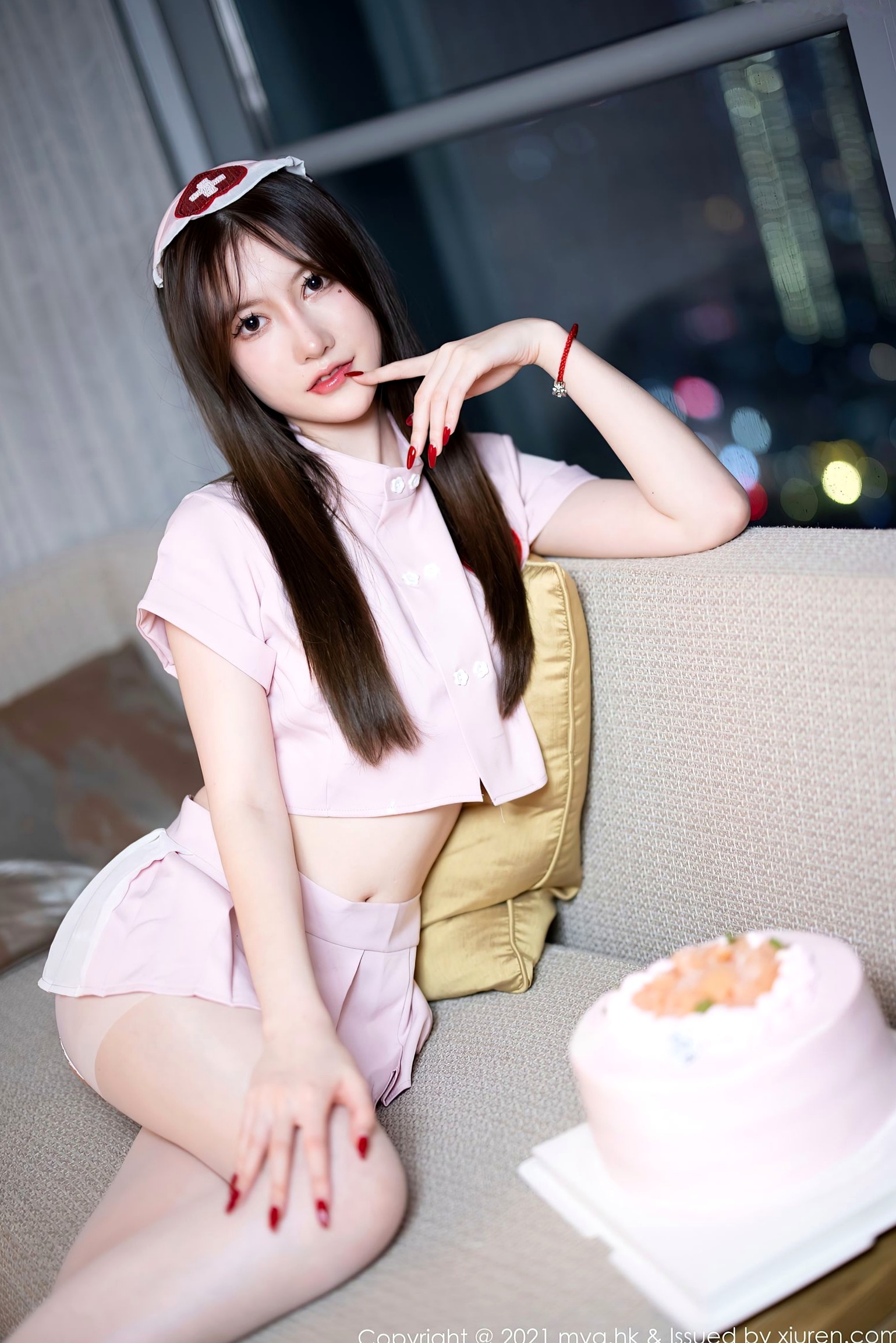 Gallery - MyGirl美媛馆-615-美桃酱-长三角旅拍粉色护士制服白色内衣肉丝-2021.11.10美媛馆 美桃酱女神私房照_秀色女神 - image 4