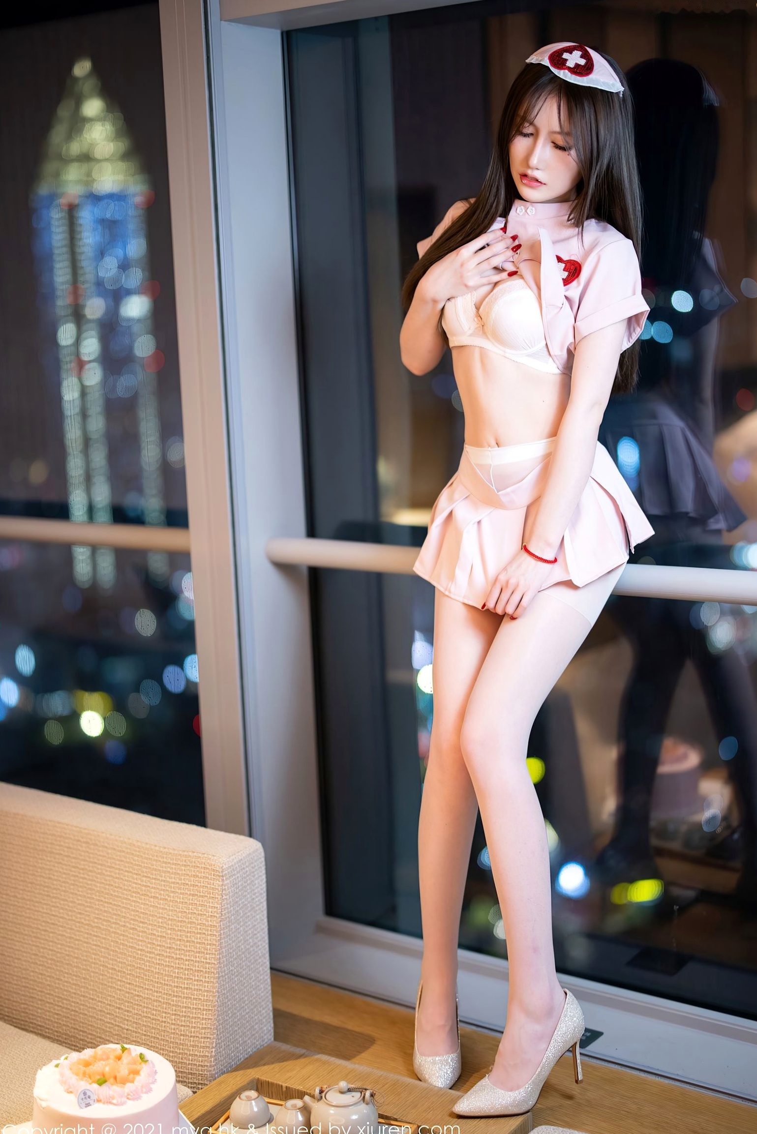 Gallery - MyGirl美媛馆-615-美桃酱-长三角旅拍粉色护士制服白色内衣肉丝-2021.11.10美媛馆 美桃酱女神私房照_秀色女神 - image 35