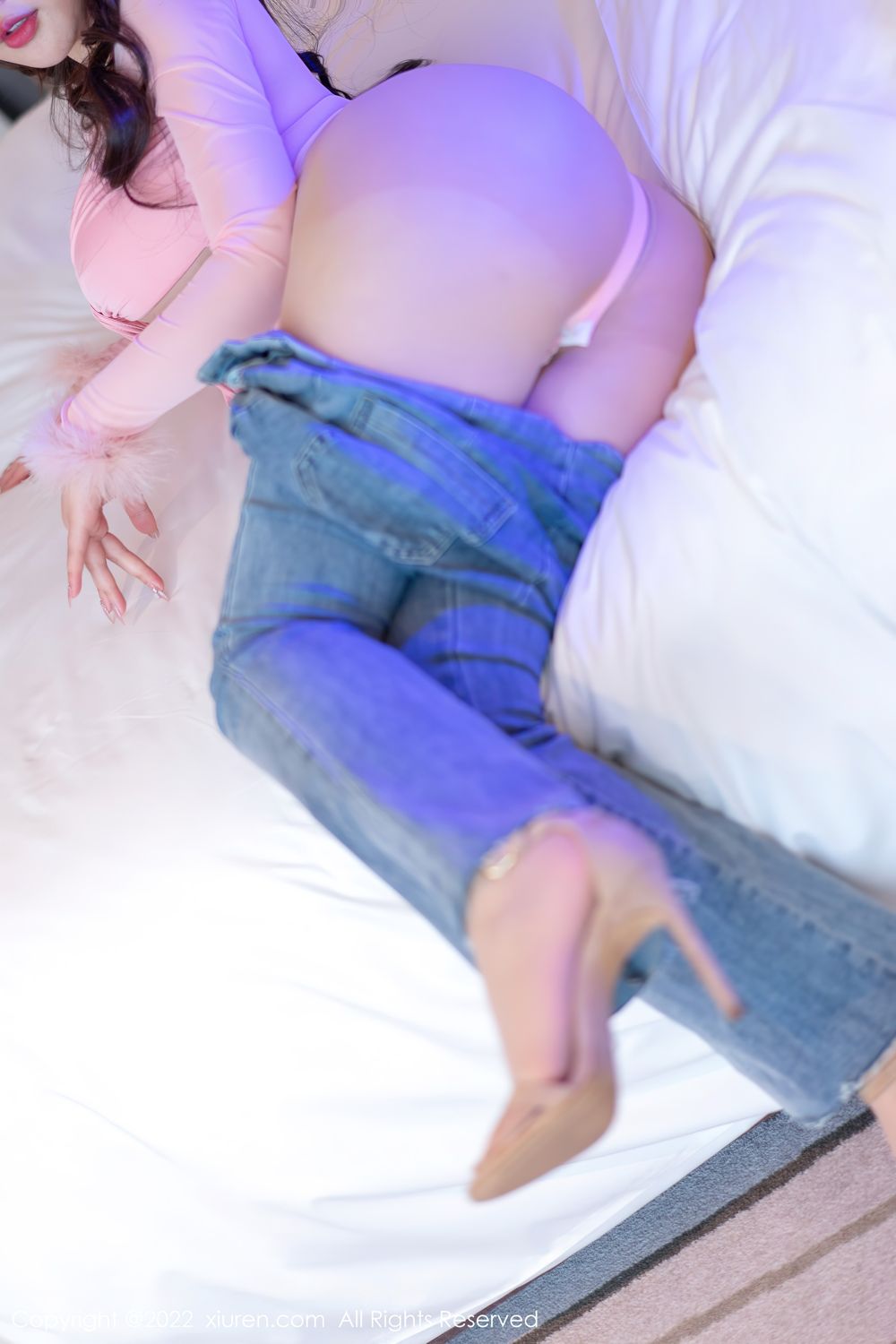 [XiuRen]高清写真图 2022.03.04 No.4672 小海臀Rena
