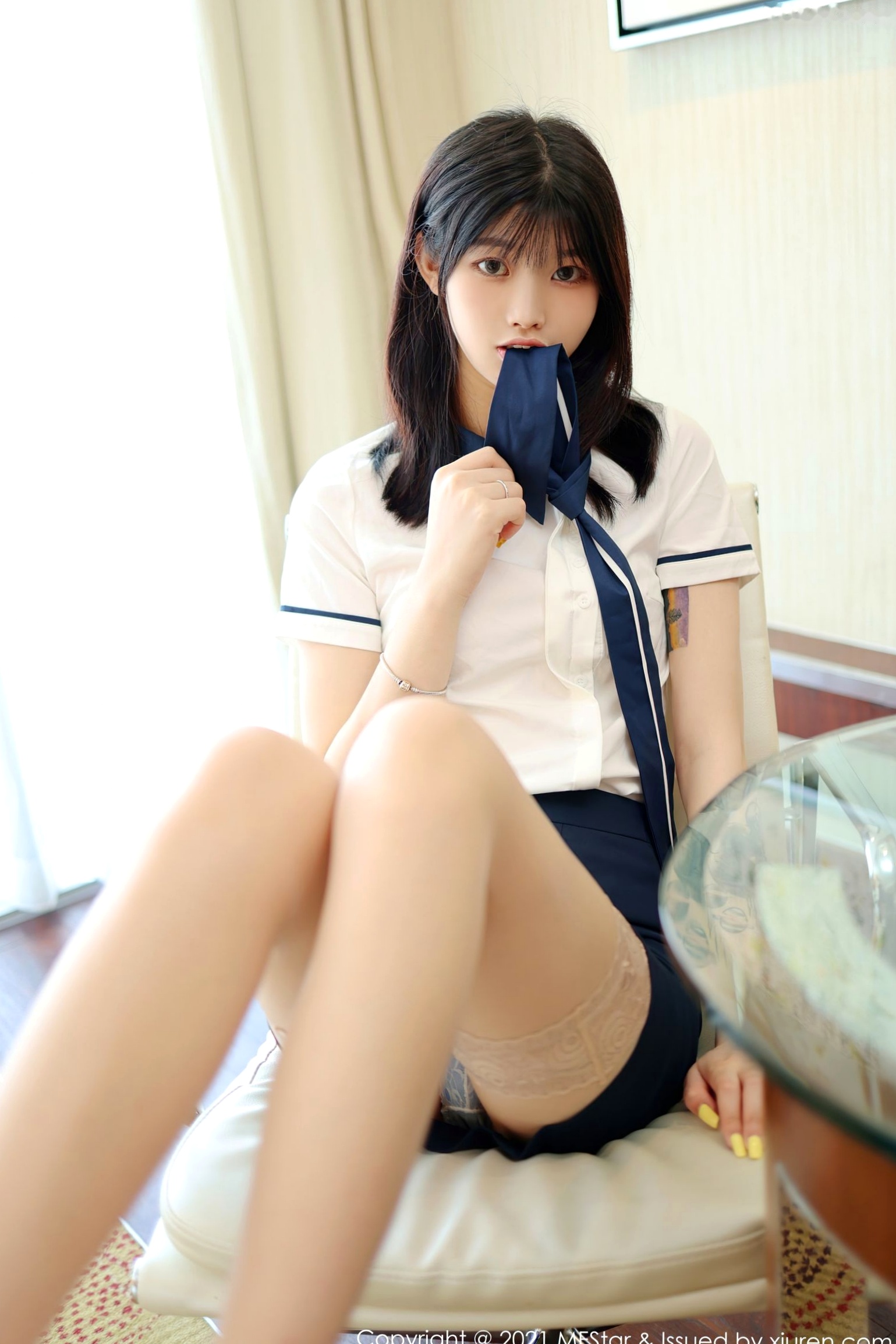 Gallery - MFStar模范学院-516-77qiqi：制服诱惑办公室写真，修长美腿搭配肉色蕾丝袜，兼具清纯与性感的职场魅力制服美腿丝袜性感模范学院 77qiqi女神私房照_秀色女神 - image 20