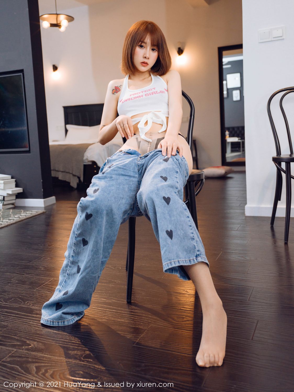 新人模特恬恬GuTIan 身材丰腴有致的妹子