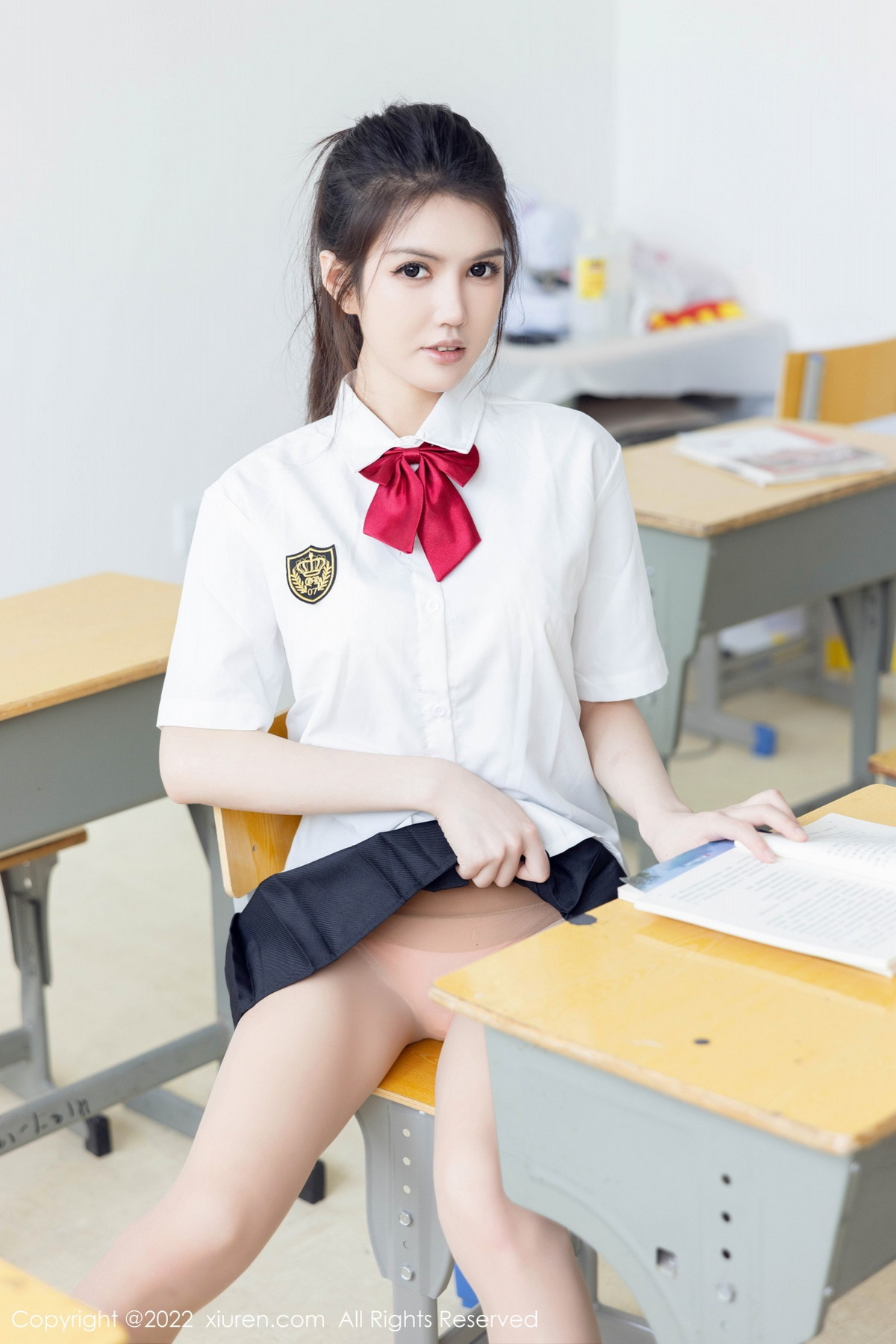 [XiuRen]高清写真图 2022.10.26 No.5762 媛媛酱belle 丝袜白T