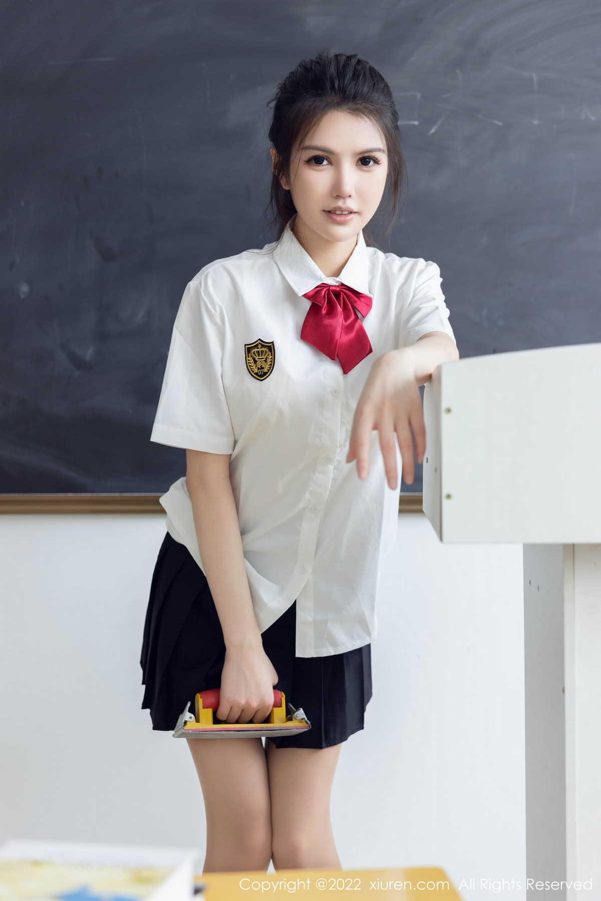 [XiuRen]高清写真图 2022.10.26 No.5762 媛媛酱belle 丝袜白T