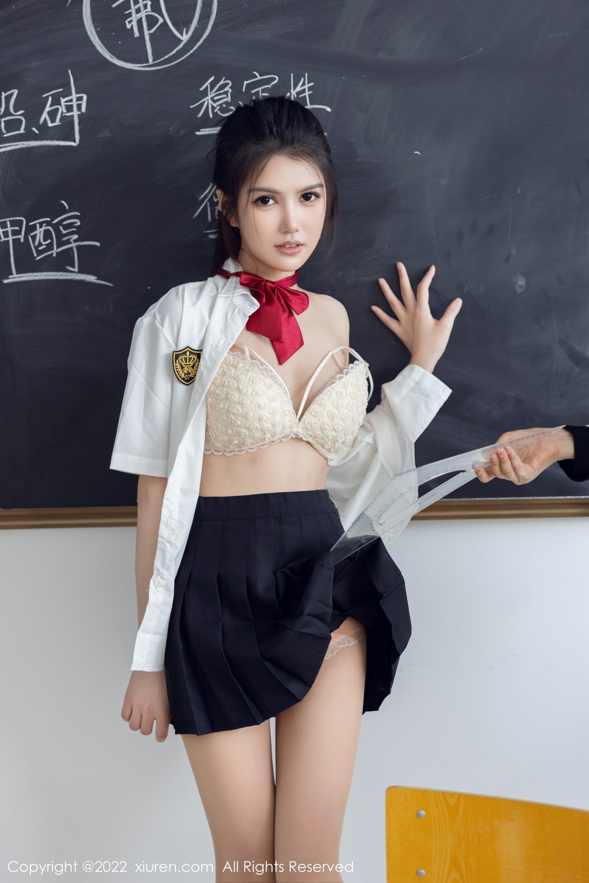 [XiuRen]高清写真图 2022.10.26 No.5762 媛媛酱belle 丝袜白T