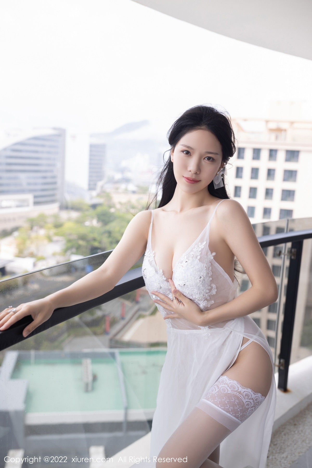 [XiuRen]高清写真图 2022.12.07 No.5965 利世 婚纱美腿