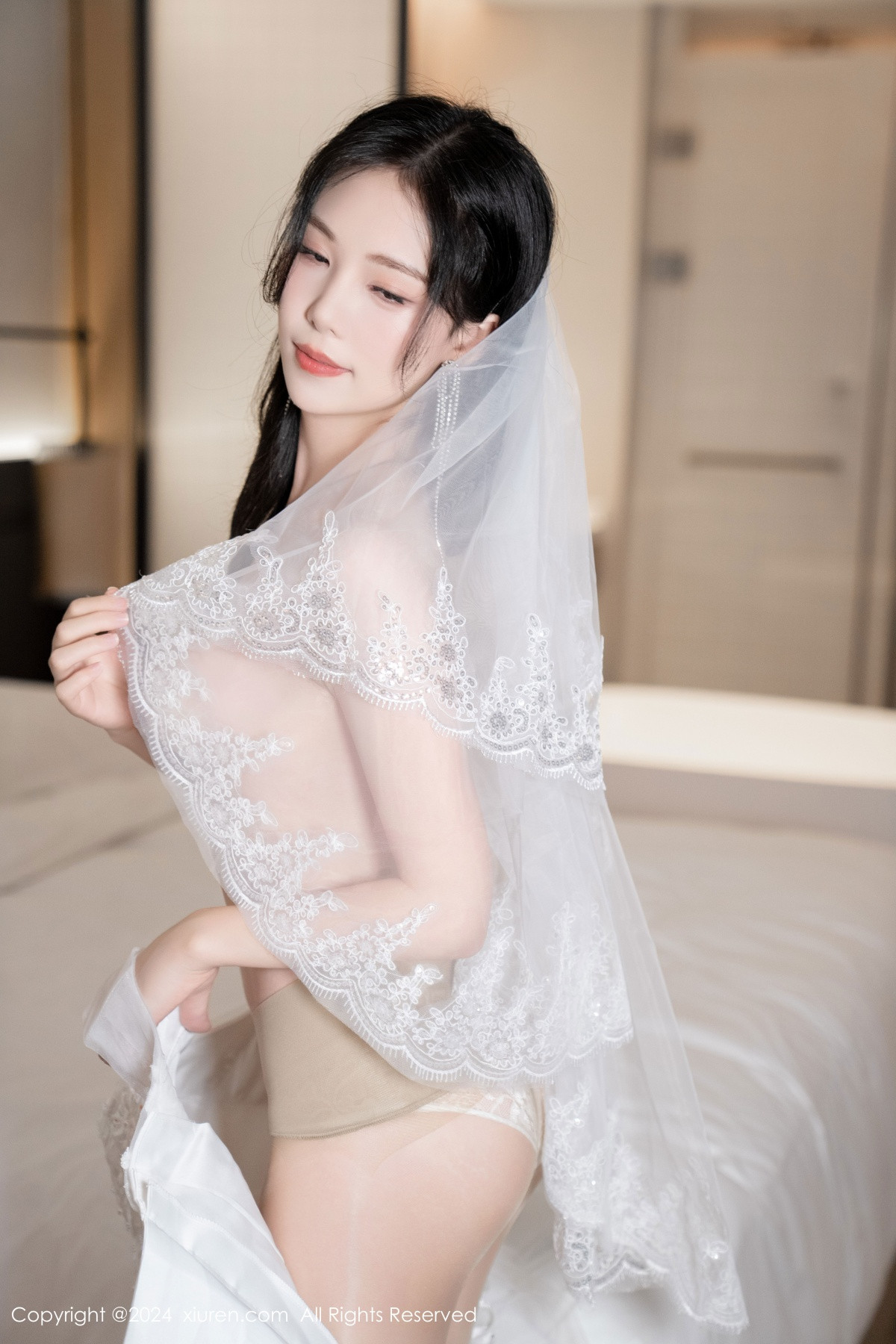 [XiuRen]高清写真图 2024.08.09 No.8998 利世 丝袜美腿