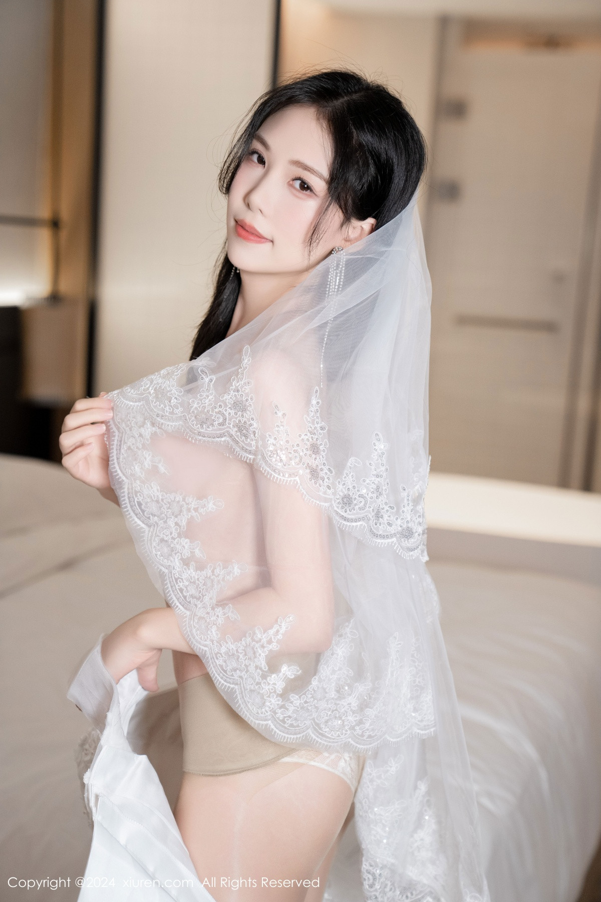 [XiuRen]高清写真图 2024.08.09 No.8998 利世 丝袜美腿