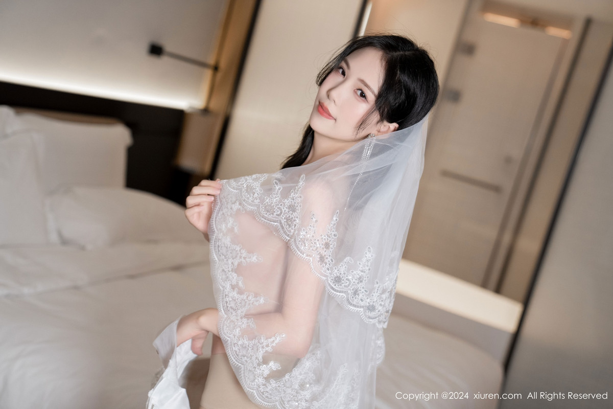 [XiuRen]高清写真图 2024.08.09 No.8998 利世 丝袜美腿