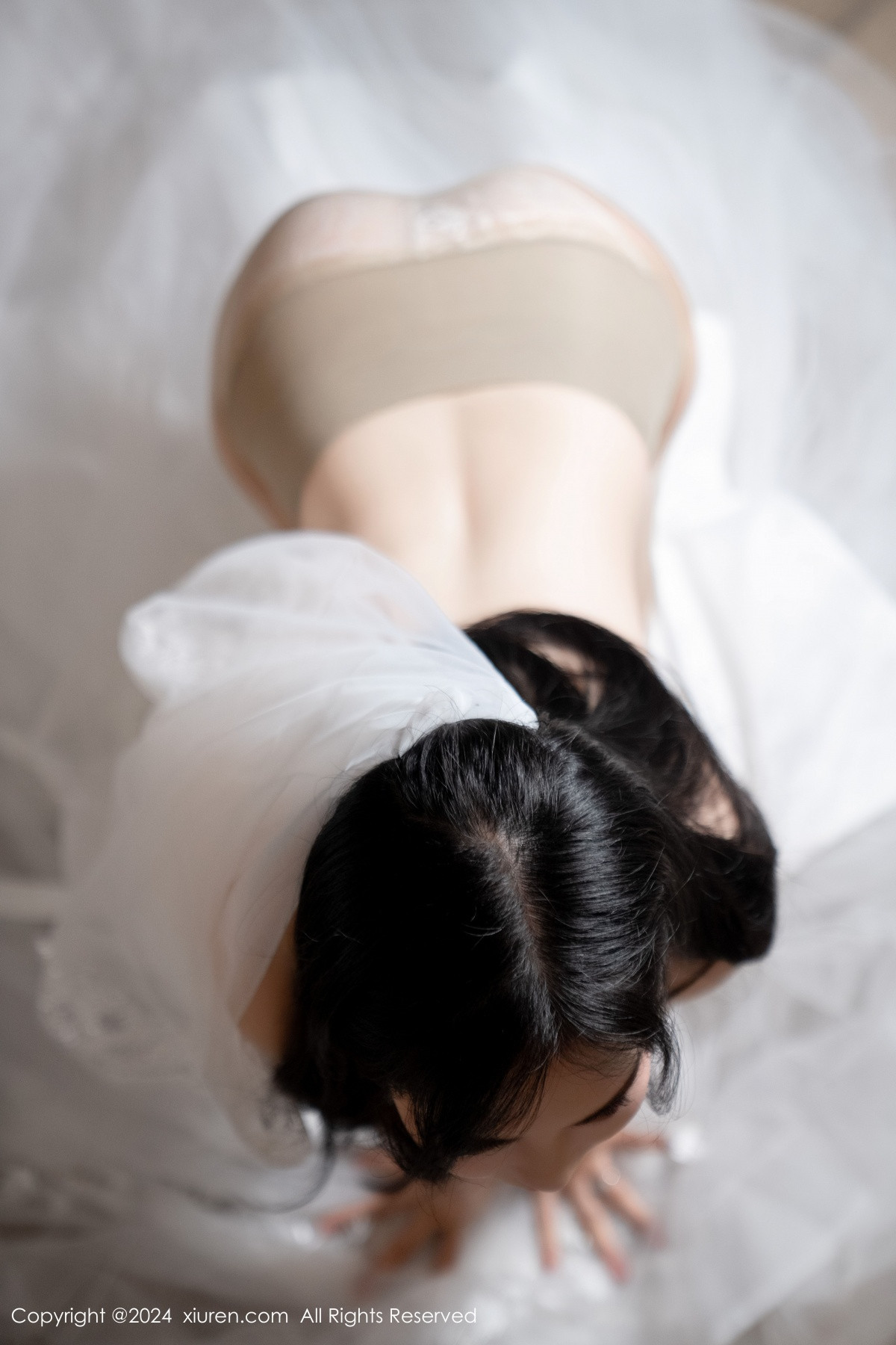 [XiuRen]高清写真图 2024.08.09 No.8998 利世 丝袜美腿