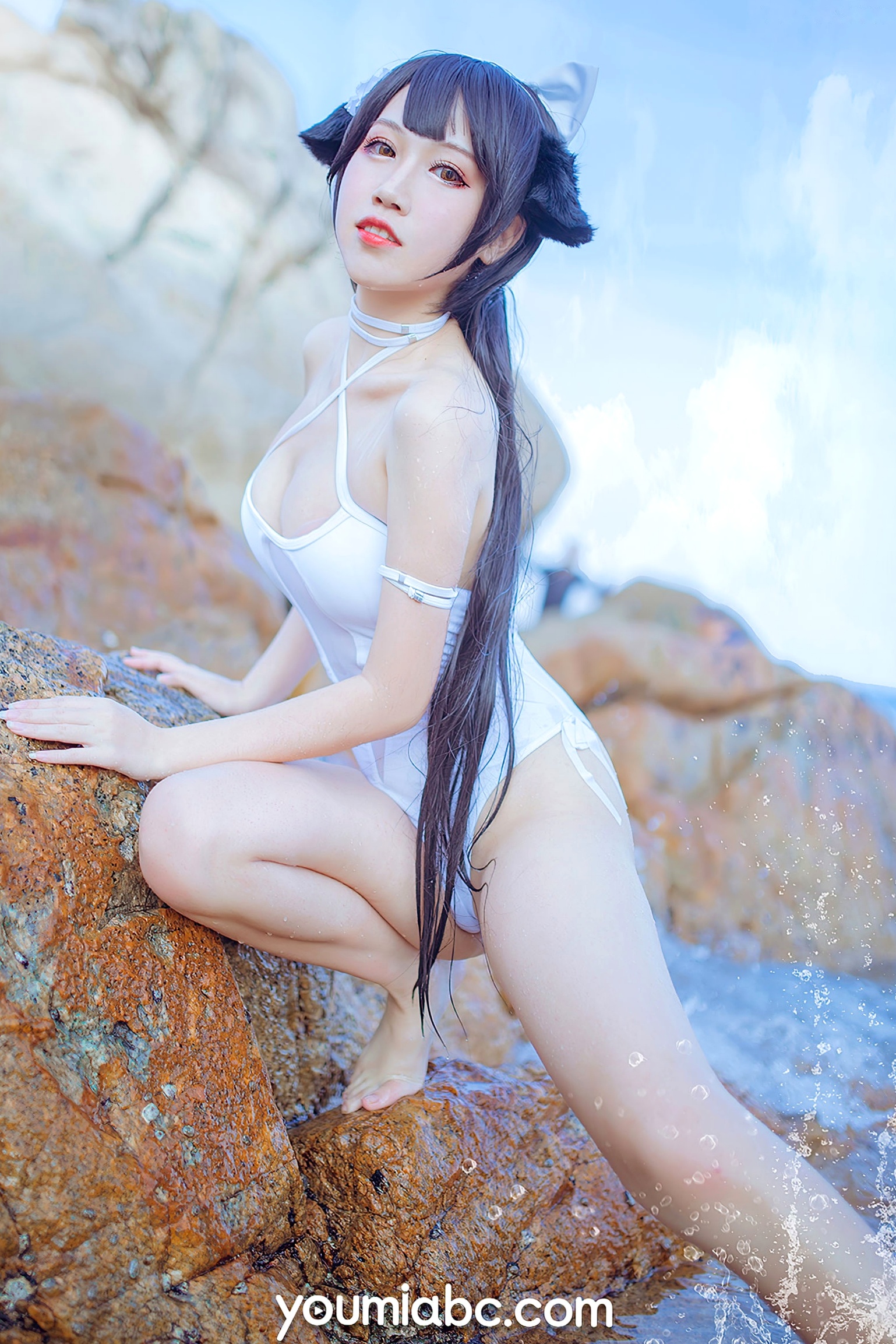 Gallery - YouMi尤蜜：抖娘利世《碧蓝航线》COS泳装大尺度美图，猫耳萌妹海边礁石写真，纯白连体泳衣展现极致诱惑，清新甜美风情万种尤蜜荟 - Chiness Model 角色扮演萌系户外性感诱惑 抖娘利世女神私房照_秀色女神 - image 2