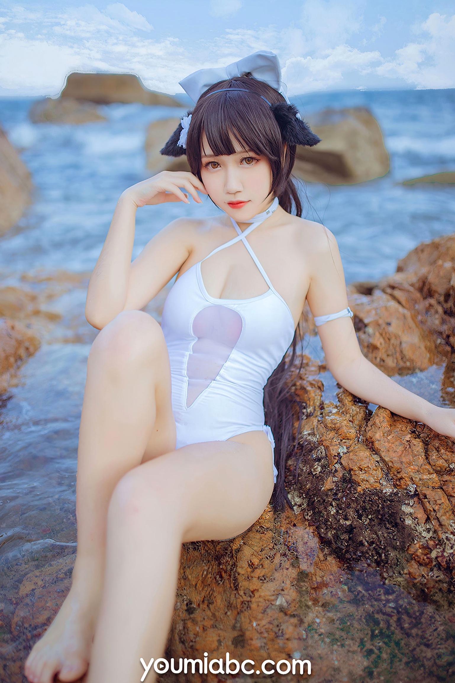 Gallery - YouMi尤蜜：抖娘利世《碧蓝航线》COS泳装大尺度美图，猫耳萌妹海边礁石写真，纯白连体泳衣展现极致诱惑，清新甜美风情万种尤蜜荟 - Chiness Model 角色扮演萌系户外性感诱惑 抖娘利世女神私房照_秀色女神 - image 19