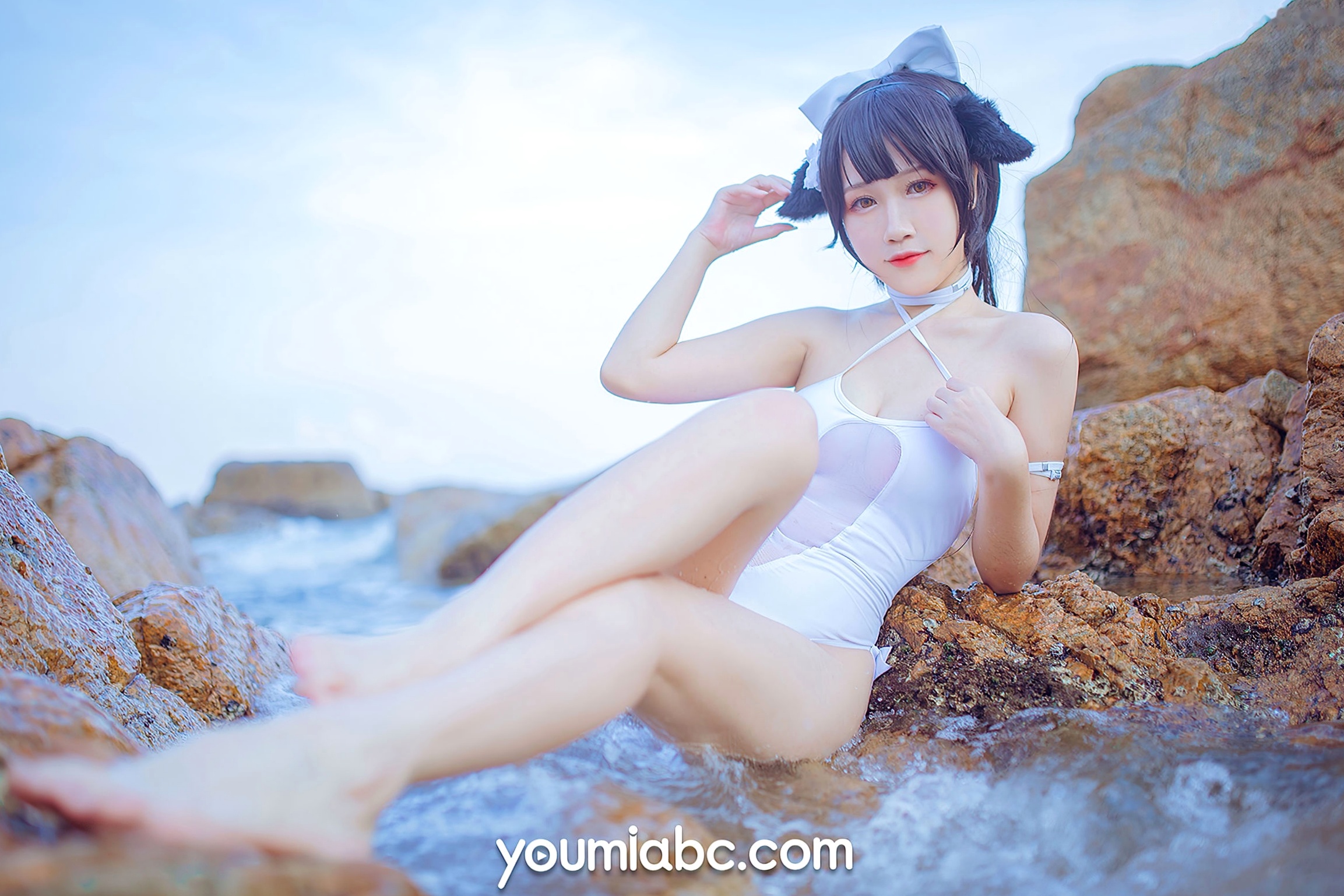 Gallery - YouMi尤蜜：抖娘利世《碧蓝航线》COS泳装大尺度美图，猫耳萌妹海边礁石写真，纯白连体泳衣展现极致诱惑，清新甜美风情万种尤蜜荟 - Chiness Model 角色扮演萌系户外性感诱惑 抖娘利世女神私房照_秀色女神 - image 23