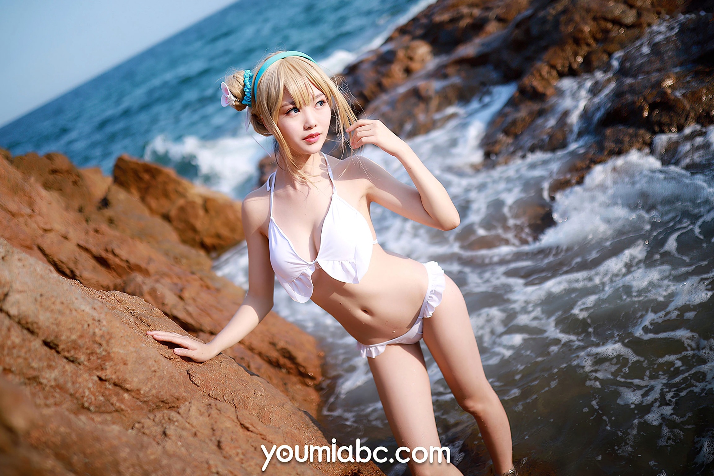 Gallery - YouMi尤蜜-2020.12.09-抖娘利世-《海边的索米》：海边岩石礁滩比基尼性感高清写真性感比基尼清纯尤蜜荟 - Chiness Model 沙滩 抖娘利世女神私房照_秀色女神 - image 5
