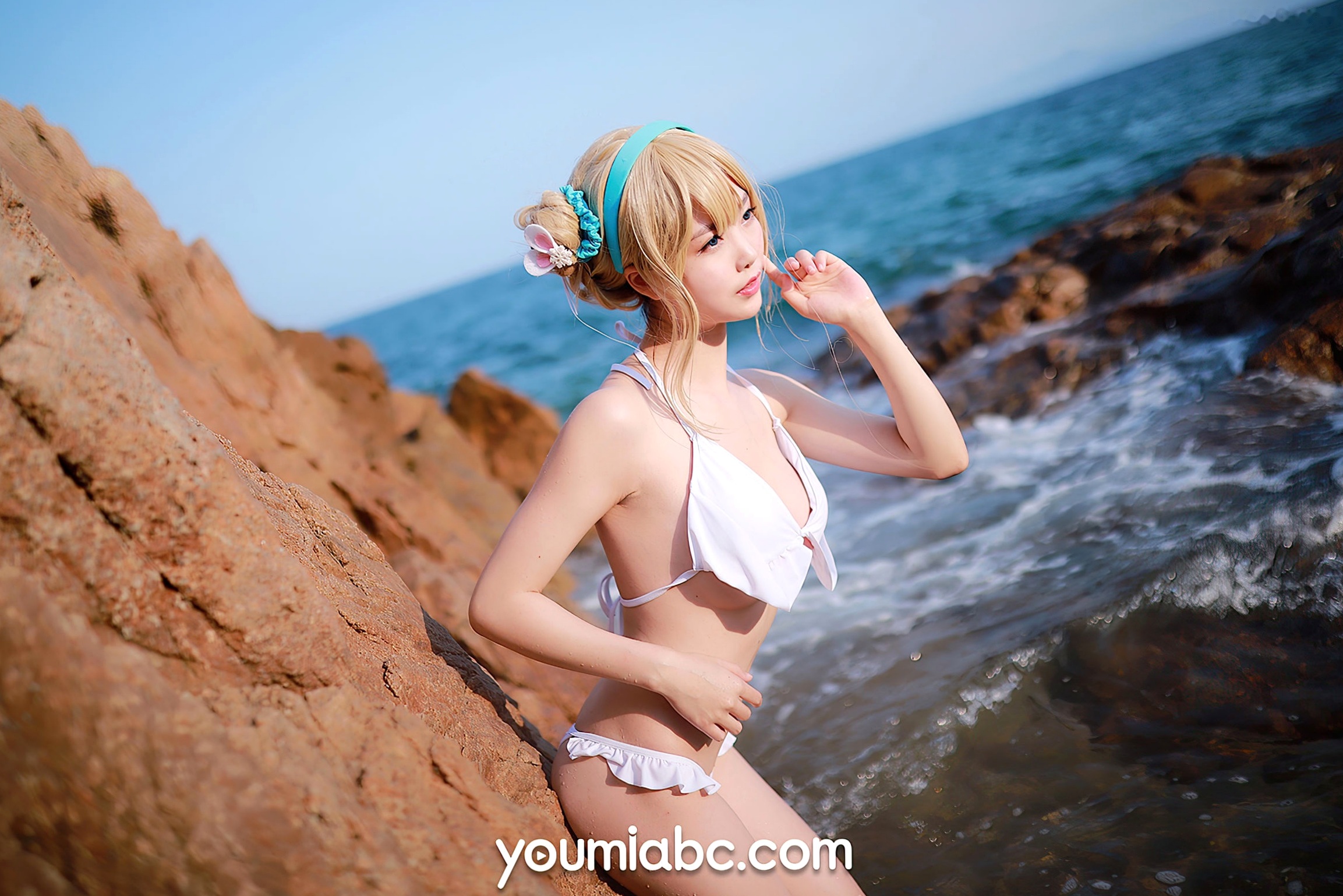 Gallery - YouMi尤蜜-2020.12.09-抖娘利世-《海边的索米》：海边岩石礁滩比基尼性感高清写真性感比基尼清纯尤蜜荟 - Chiness Model 沙滩 抖娘利世女神私房照_秀色女神 - image 9