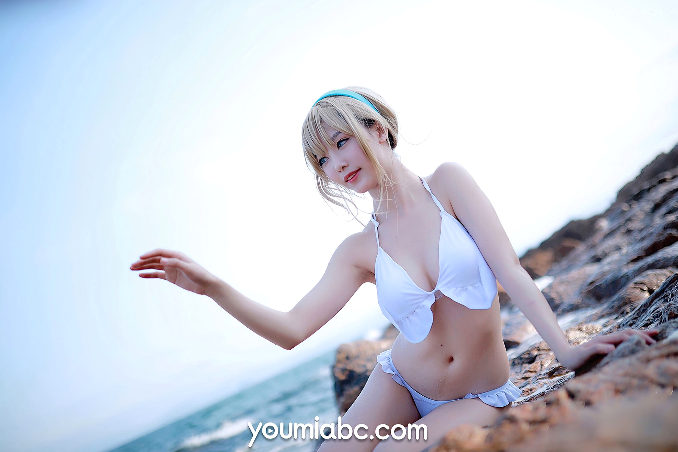 Gallery - YouMi尤蜜-2020.12.09-抖娘利世-《海边的索米》：海边岩石礁滩比基尼性感高清写真性感比基尼清纯尤蜜荟 - Chiness Model 沙滩 抖娘利世女神私房照_秀色女神 - image 15