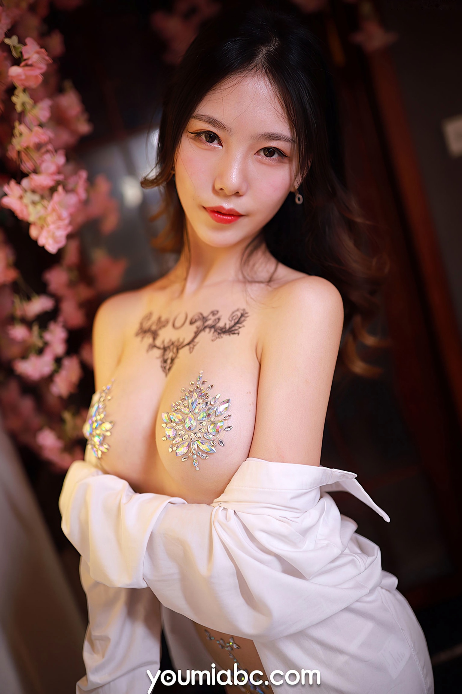 Gallery - YouMi尤蜜-抖娘利世《风情居酒屋》：极品女神身着性感内衣，点缀璀璨水钻，演绎极致日式唯美诱惑写真性感诱惑私房照尤蜜荟 - Chiness Model 大尺度 抖娘利世女神私房照_秀色女神 - image 16
