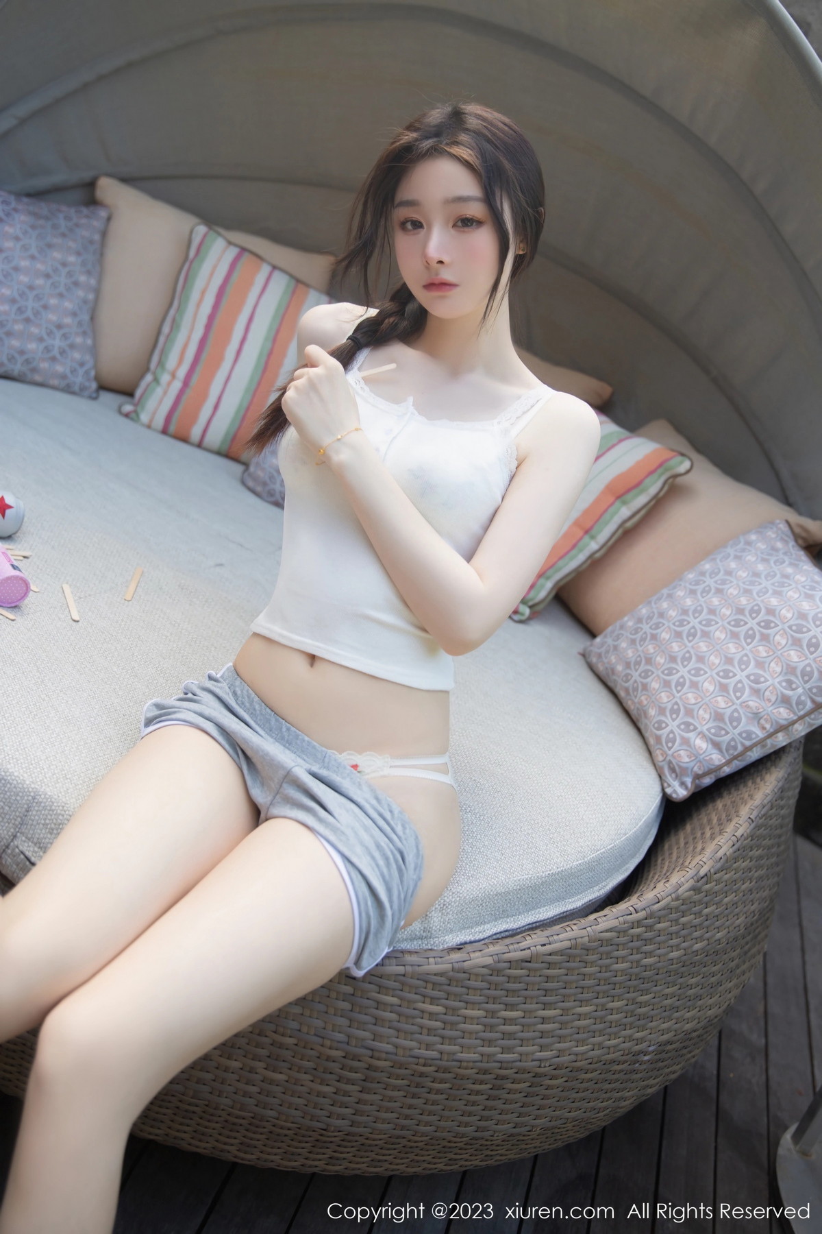 [XiuRen]高清写真图 2023.08.11 No.7221 是小逗逗 妩媚美臀