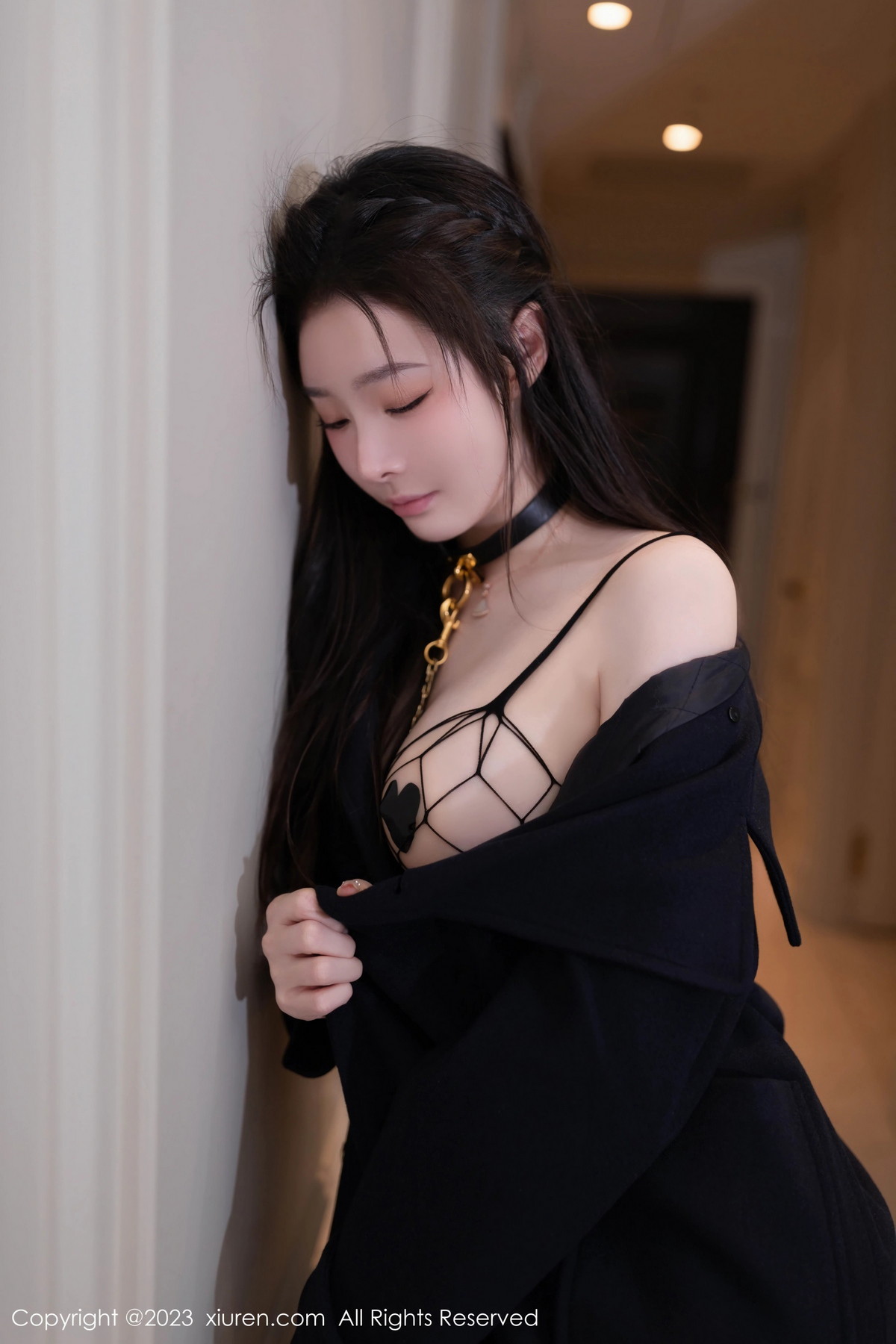 [XiuRen]高清写真图 2023.10.08 No.7474 小逗逗 黑丝美腿
