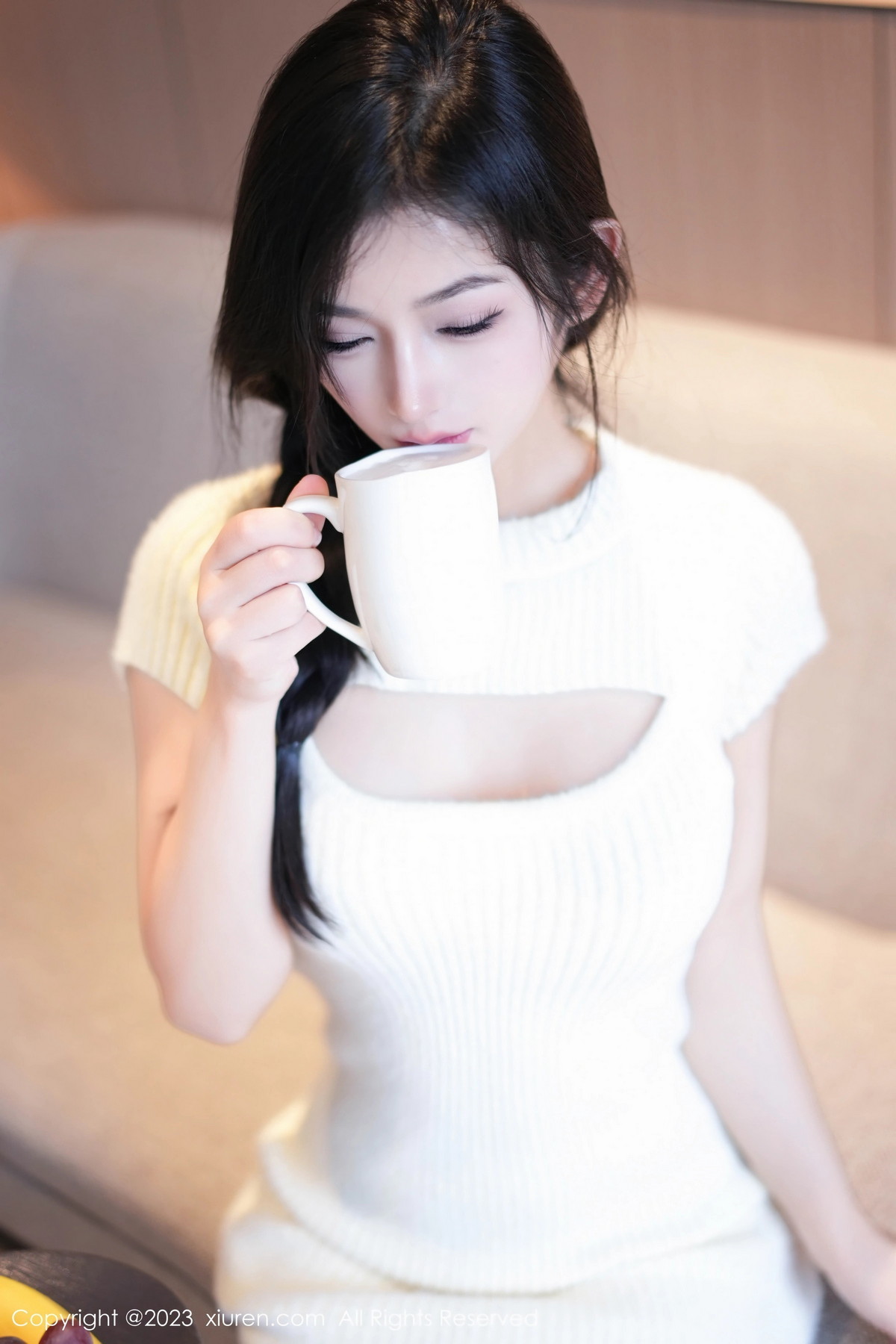 [XiuRen]高清写真图 2023.10.20 No.7542 小逗逗 制服美腿