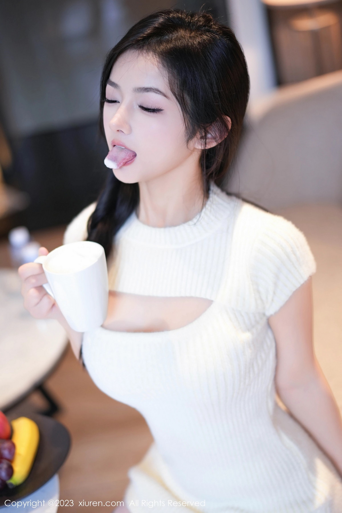 [XiuRen]高清写真图 2023.10.20 No.7542 小逗逗 制服美腿