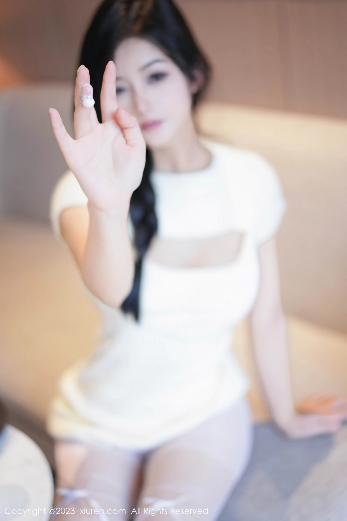 [XiuRen]高清写真图 2023.10.20 No.7542 小逗逗 制服美腿
