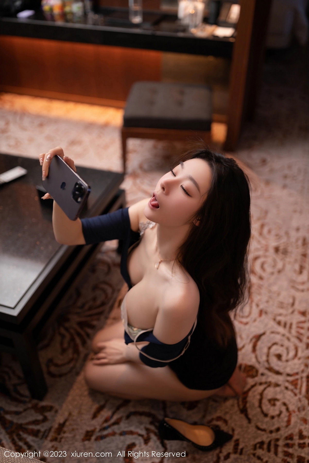 [XiuRen]高清写真图 2023.11.02 No.7604 小逗逗 丝袜美腿