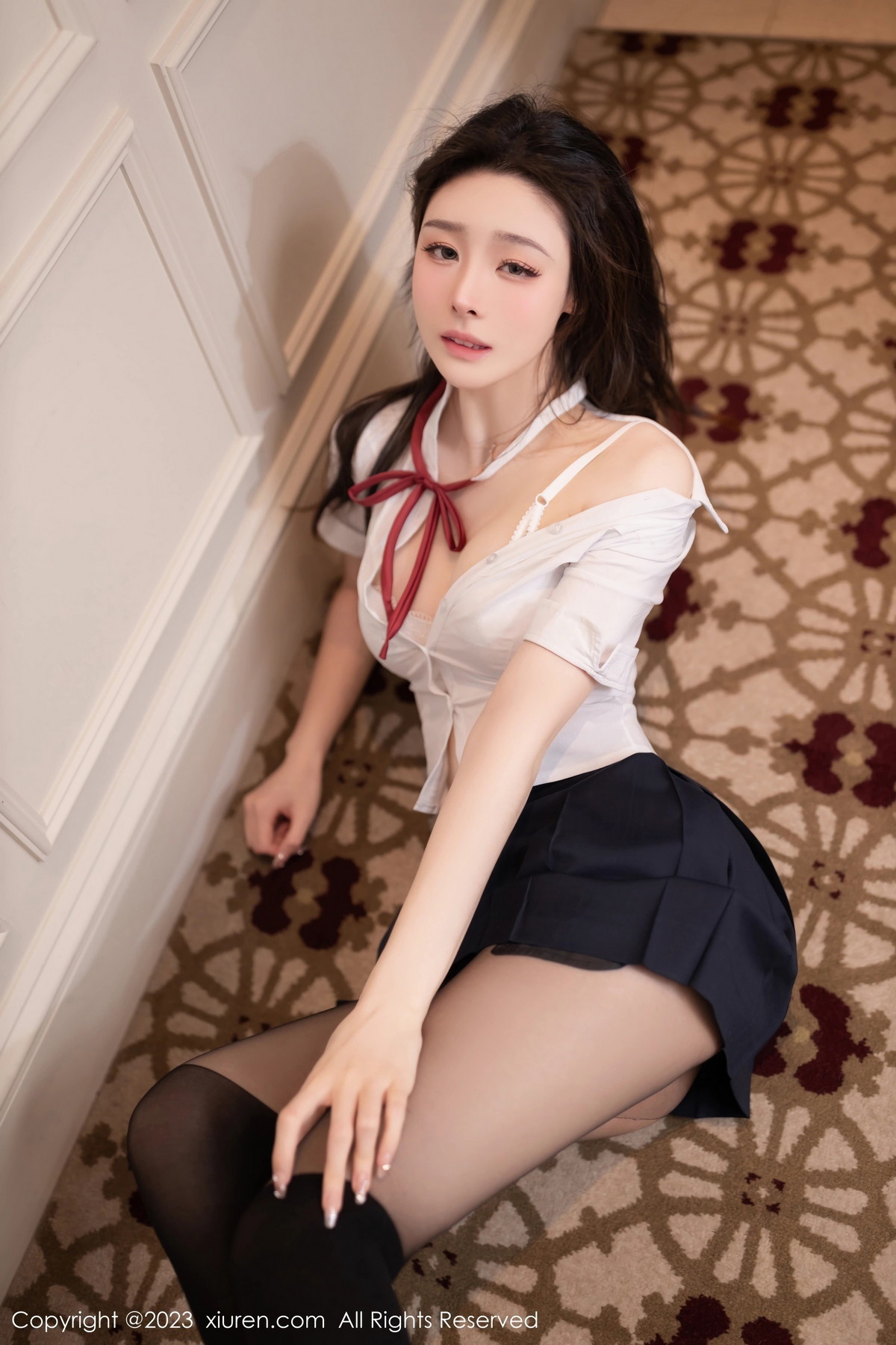 [XiuRen]高清写真图 2023.11.16 No.7674 小逗逗 短裙黑丝