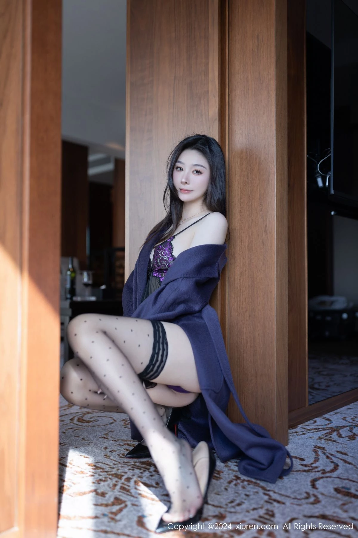 [XiuRen]高清写真图 2024.03.07 No.8195 小逗逗 黑丝性感