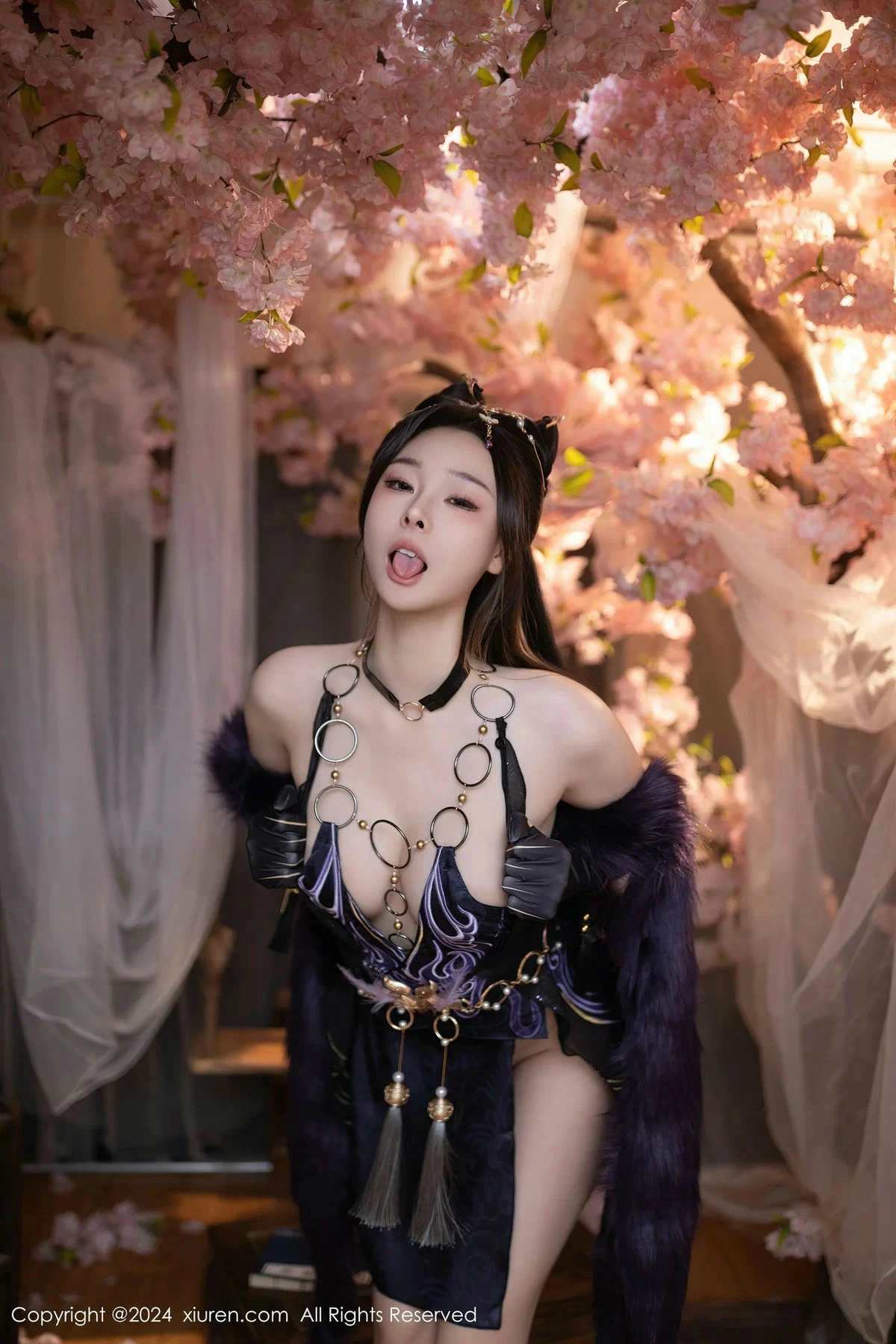 [XiuRen]高清写真图 2024.03.14 No.8232 小逗逗 美腿性感