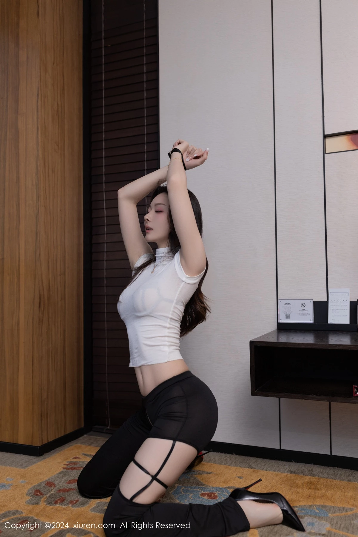 [XiuRen]高清写真图 2024.03.21 No.8270 小逗逗 性感美臀