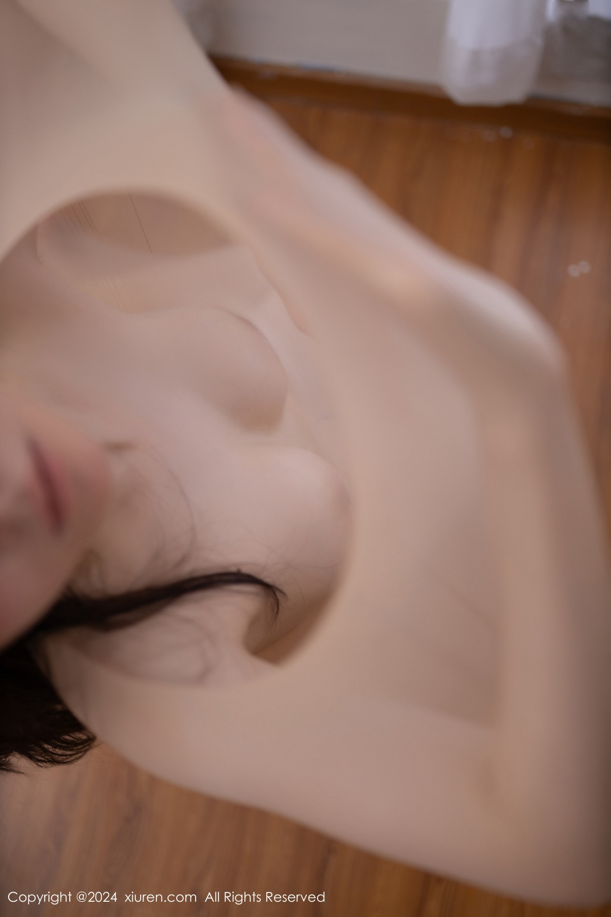 [XiuRen]高清写真图 2024.06.20 No.8731 小逗逗 丝袜美腿
