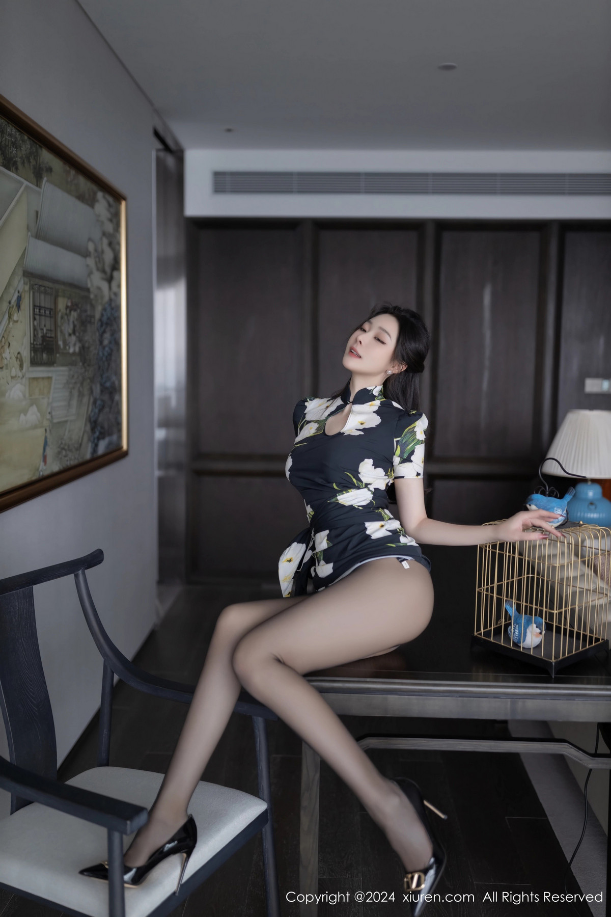 [XiuRen]高清写真图 2024.06.27 No.8768 小逗逗 黑丝美腿
