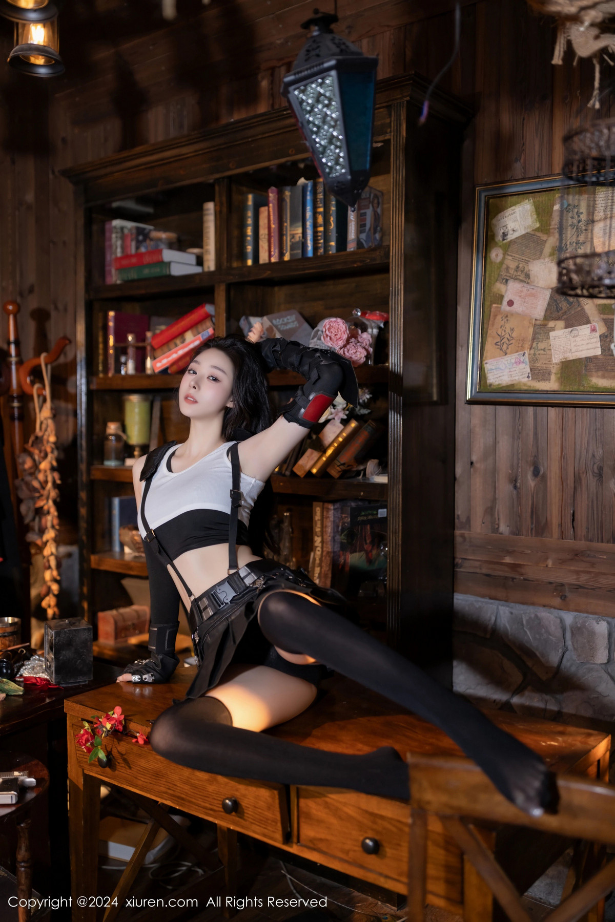 [XiuRen]高清写真图 2024.08.01 No.8953 小逗逗 美腿黑丝