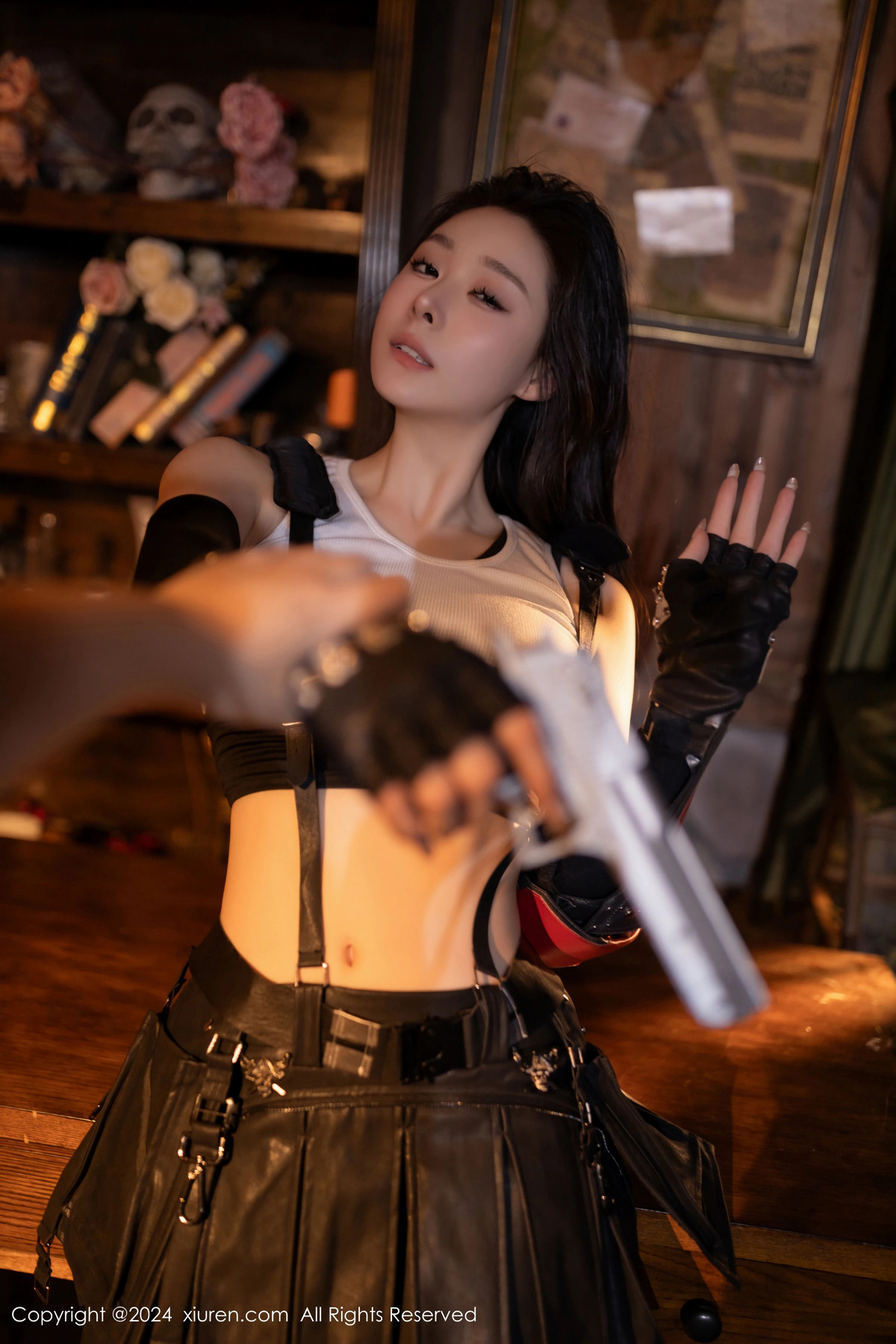 [XiuRen]高清写真图 2024.08.01 No.8953 小逗逗 美腿黑丝